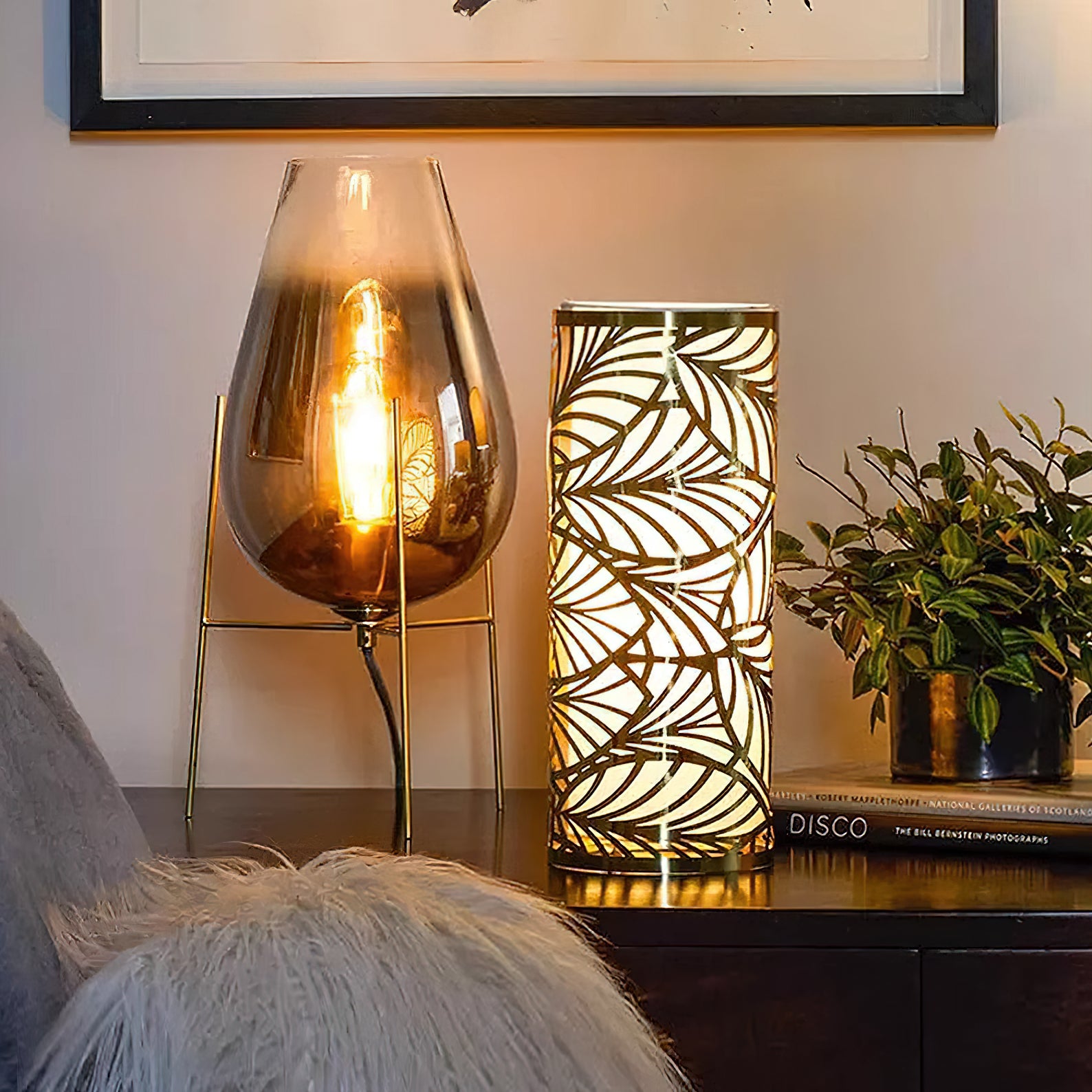 Hydrogen Balloon Glass Table Lamp - Modern LED Night Light for Bedroom, Living Room, and Office Decor - Perfect for Relaxation and Ambiance
