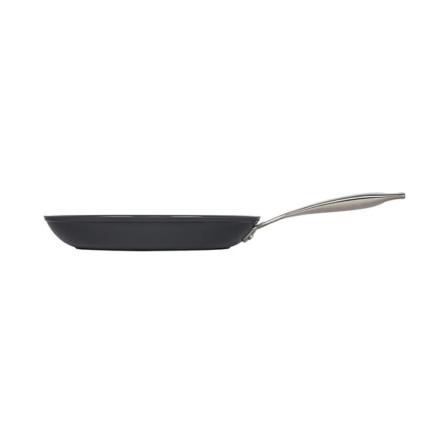Le Creuset Essential Ceramic Non-Stick Fry Pan - 10 Inch Skillet for Sauteing, Frying & Baking - Oven & Stovetop Safe - Perfect for Eggs, Pancakes & Stir-Fry
