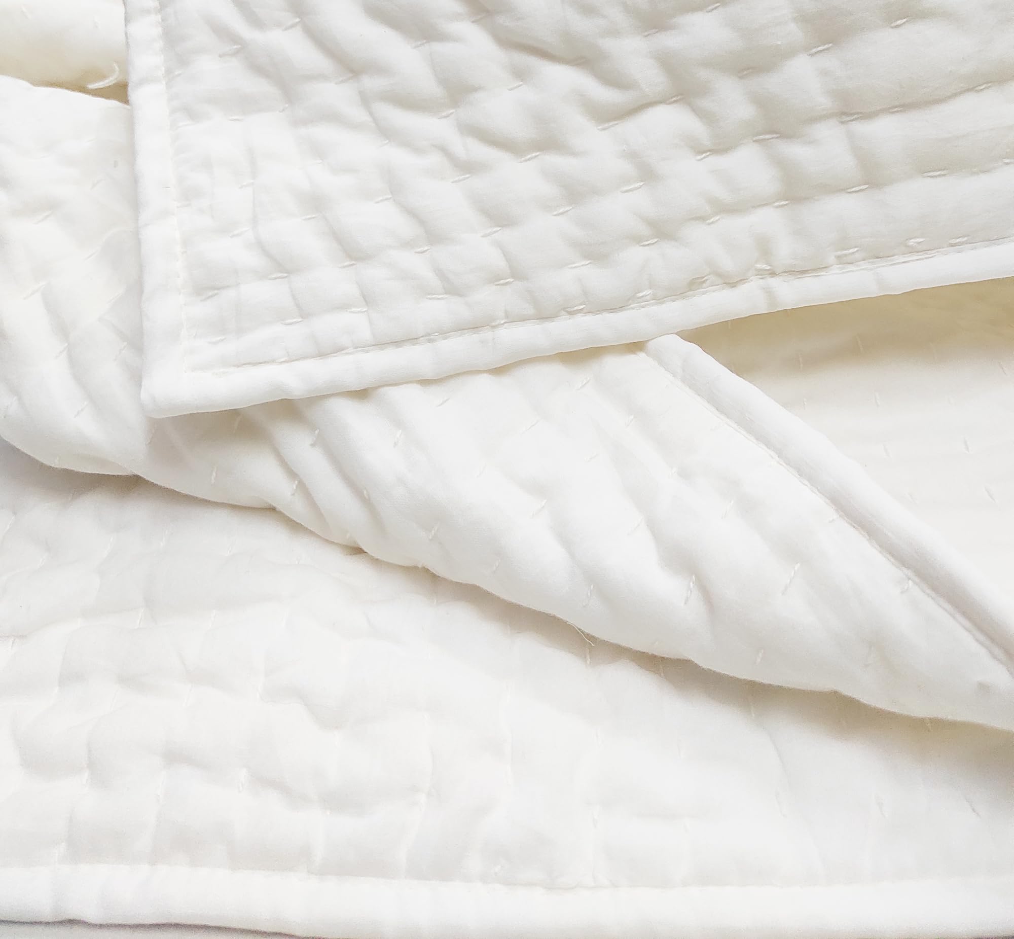 Premium Ultra Soft White Kantha Quilt - 100% Cotton Filling Lightweight Bedspread for King & Queen Size Beds (90x108 Inches) - Perfect for Home Decor, Guest Rooms & Cozy Winter Nights - PQ066