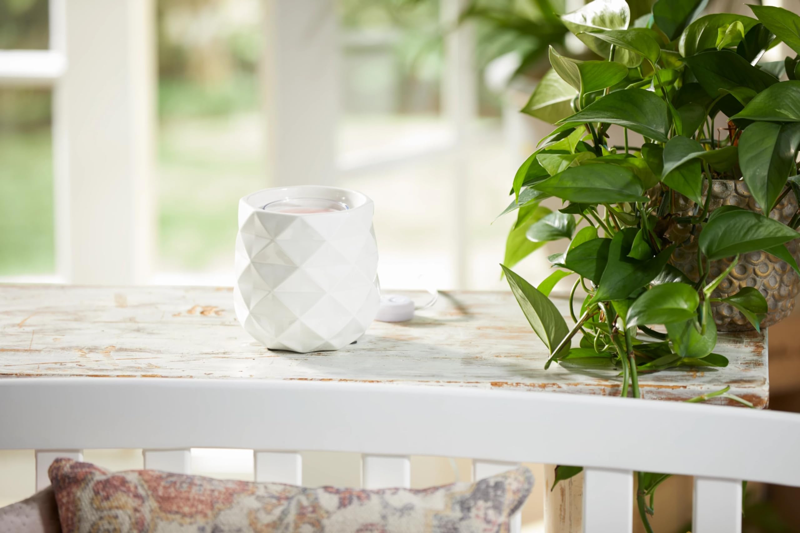 Yankee Candle Langham Collection White Wax Warmer with Timer - Scenterpiece® Electric Candle Warmer for Home Decor, Living Room, Bedroom & Office Aromatherapy