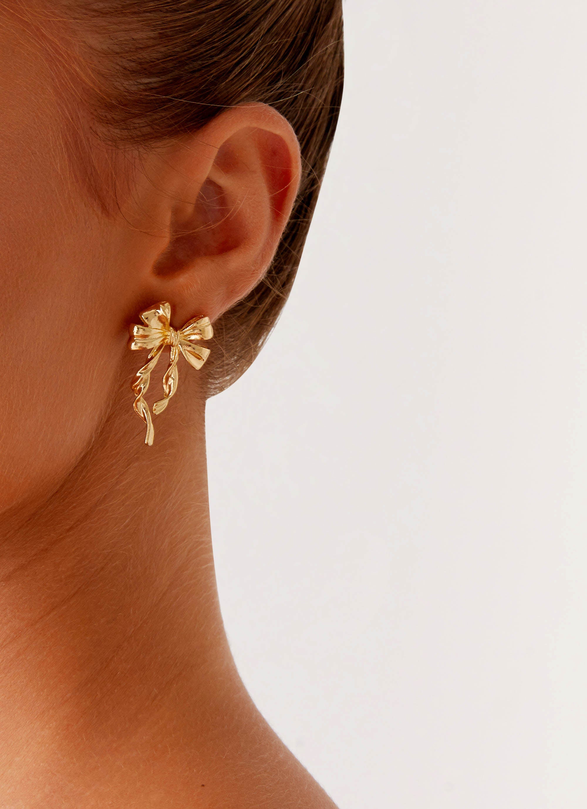 Juney Elegant Gold Earrings for Women - 14K Gold Plated Hoop Earrings, Hypoallergenic & Lightweight - Perfect for Parties, Weddings & Everyday Wear