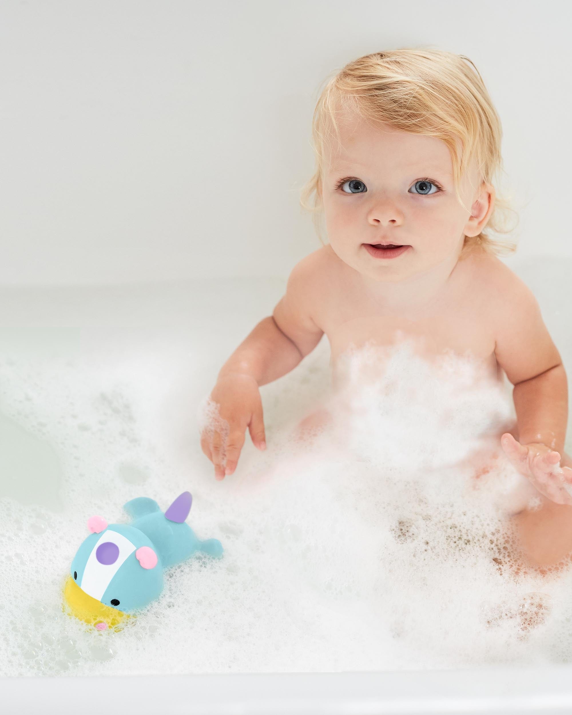 Skip Hop Zoo Light Up Bath Toys for Toddlers - Fun & Safe Bathtime Animal Toys with LED Lights - Perfect for Baby Bath Time, Sensory Play & Learning