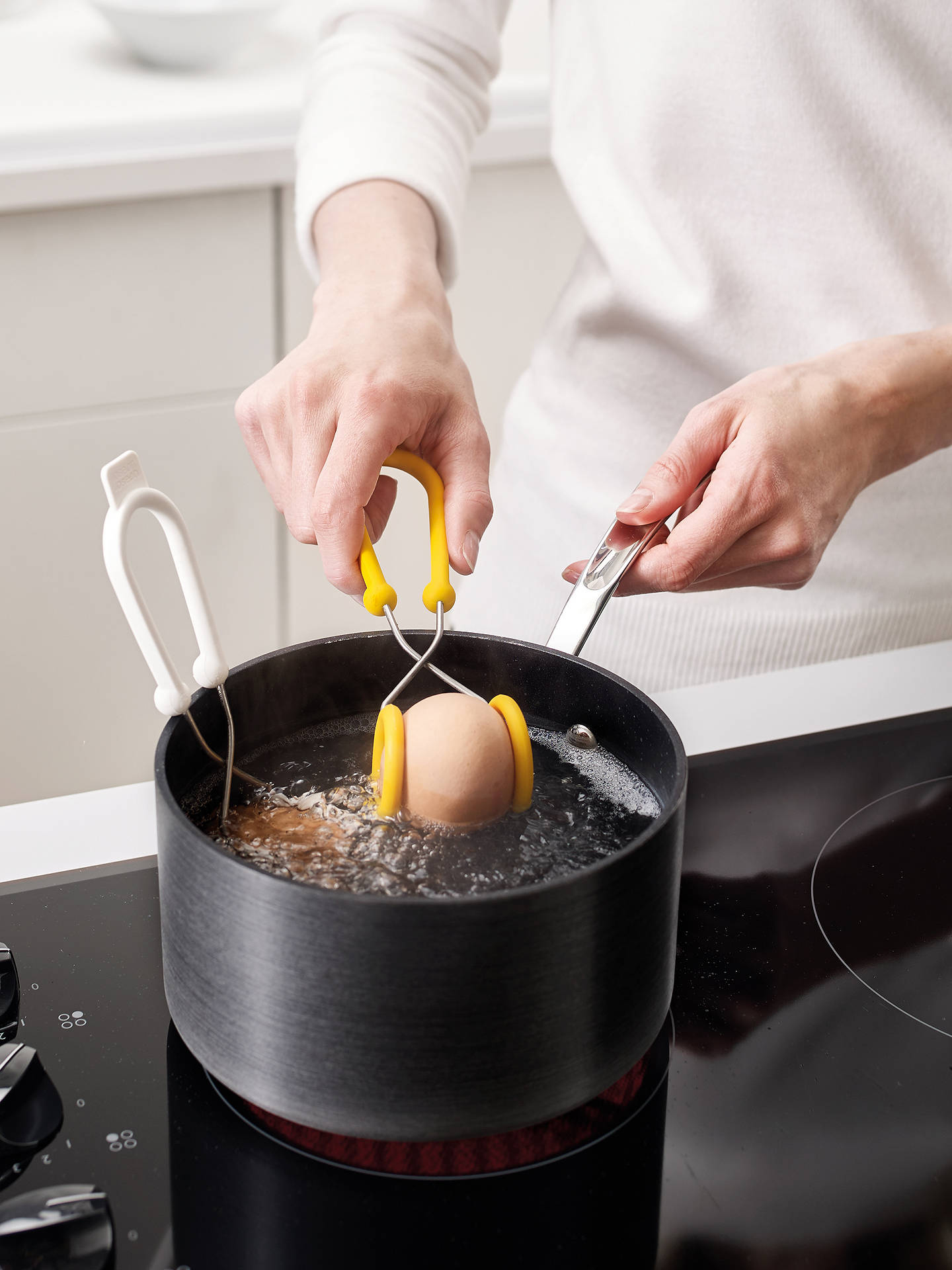 2-Piece Egg Boiling Tongs - Stainless Steel Kitchen Utensil for Perfect Soft/Hard Boiled Eggs - Ideal for Breakfast, Salad Making & Meal Prep