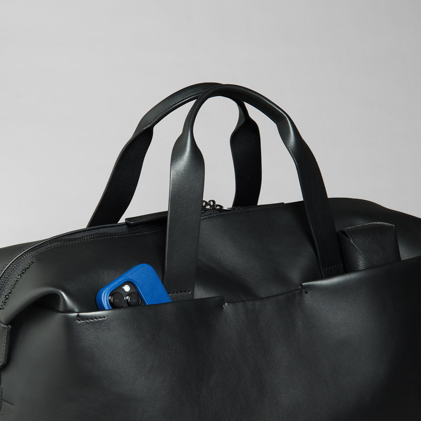 Premium Genuine Leather Duffle Bag for Travel & Gym - Stylish Carry-On Luggage for Men & Women - Perfect for Business Trips, Weekend Getaways & Workouts