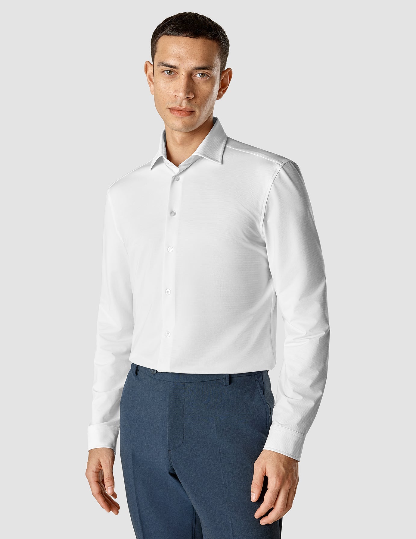 Men's Slim Fit Travel Shirt - Breathable White Button Down Shirt for Business Casual & Outdoor Adventures