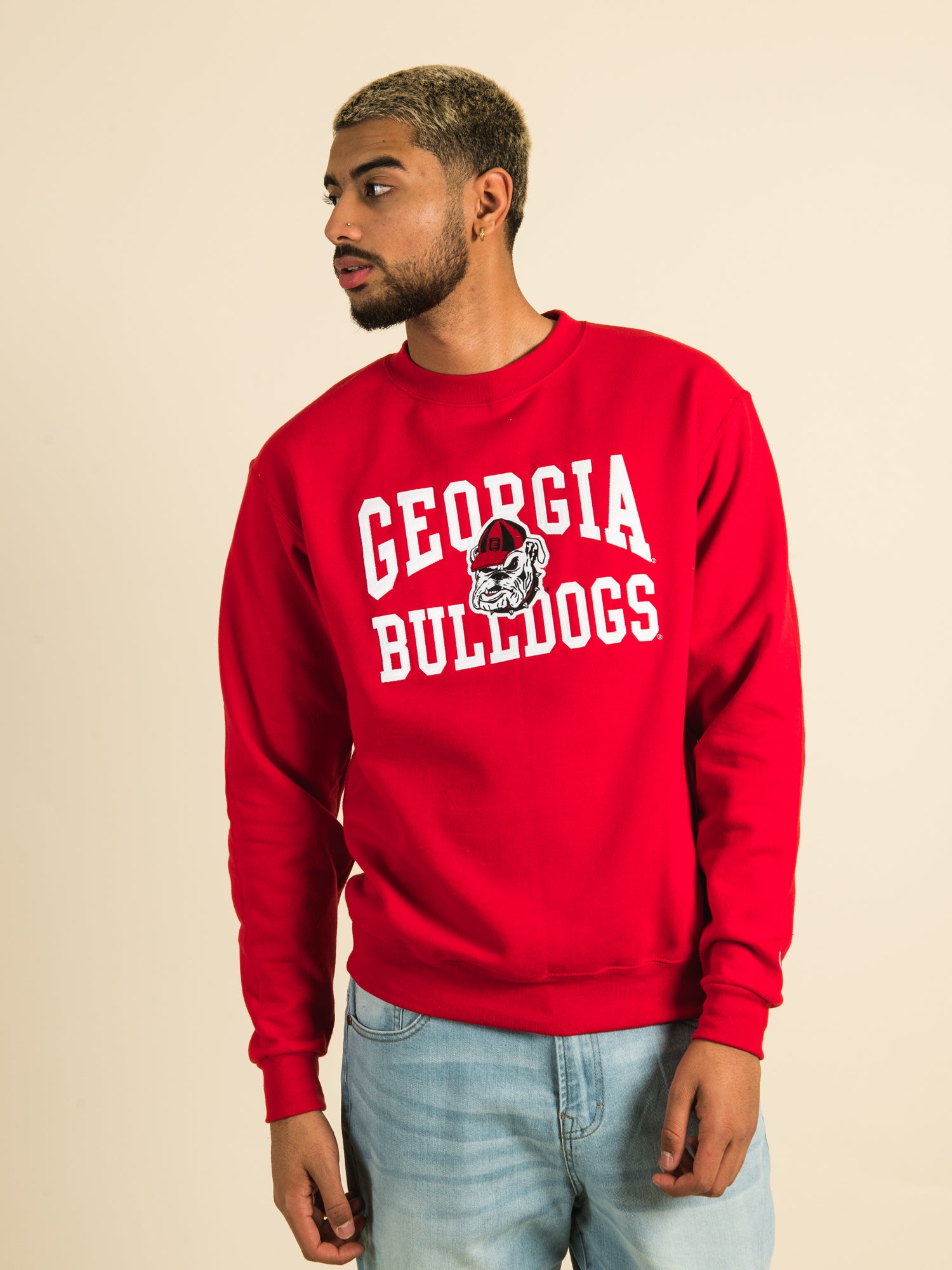 Champion Georgia Bulldogs Crewneck Sweatshirt - Comfortable & Stylish for Game Day, Casual Wear & College Fan Apparel