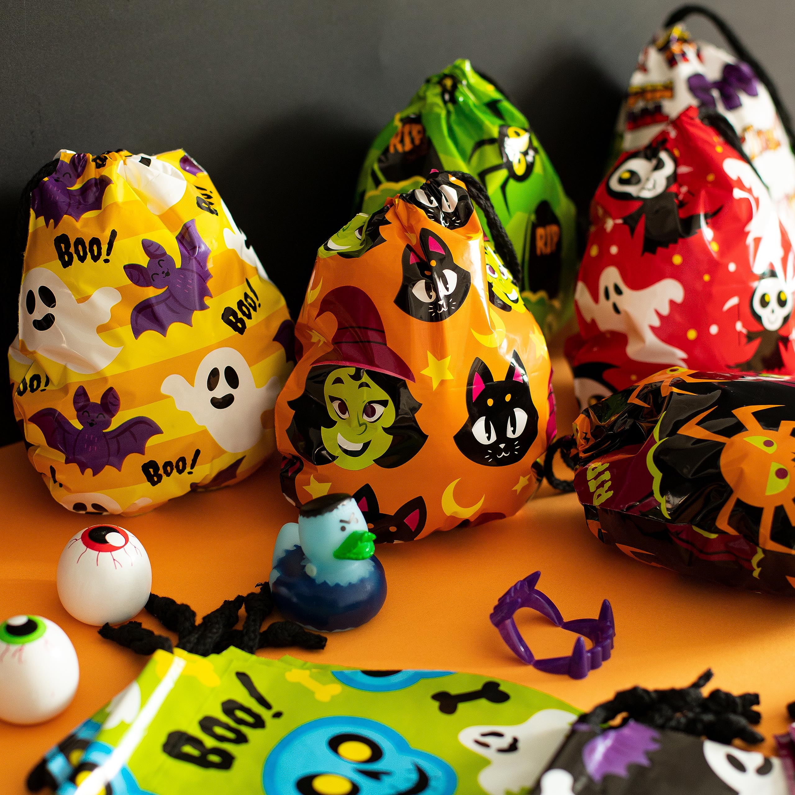 JOYIN 60 Pack Halloween Treat Bags for Kids - Drawstring Goodie Bags for Trick or Treat, Classroom Party Favors, Candy & Gift Bags - Perfect for Halloween Parties, School Events & Candy Exchange
