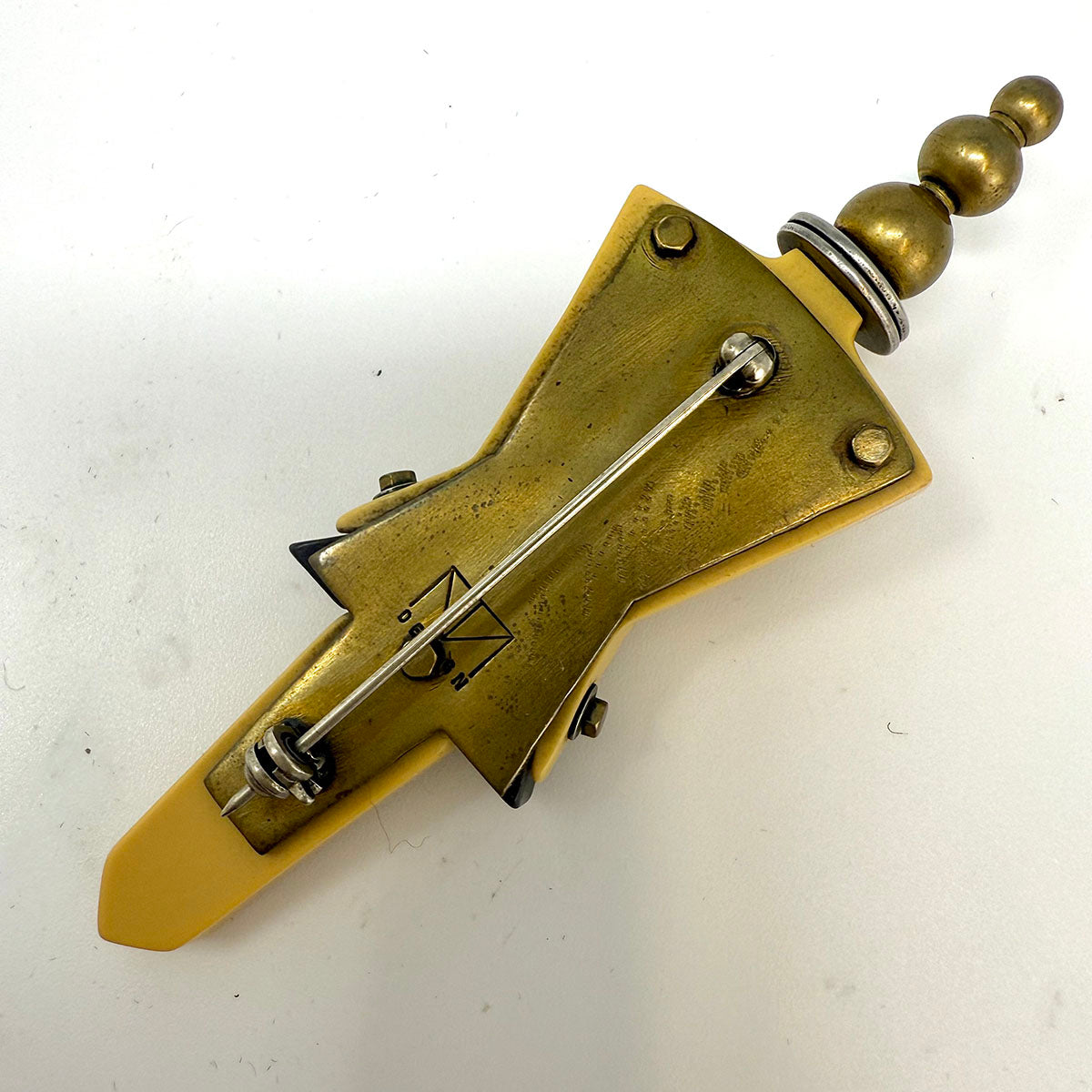 Vintage Thomas Mann Mixed Metal Brooch Pin for Women - Elegant Collectible Jewelry for Special Occasions & Gift Giving