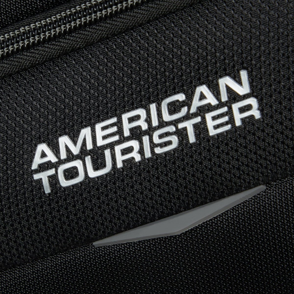 American Tourister Summerride Duffle Bag - Lightweight Travel Duffel for Gym, Weekend Trips & Sports Gear | Perfect Carry-On for Air Travel & Beach Getaways