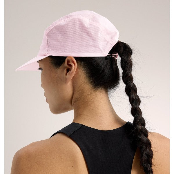 Arc'teryx Norvan Regular Brim Hat - Lightweight Sun Protection for Hiking, Running & Outdoor Adventures | Water-Resistant & Breathable Cap for Men & Women