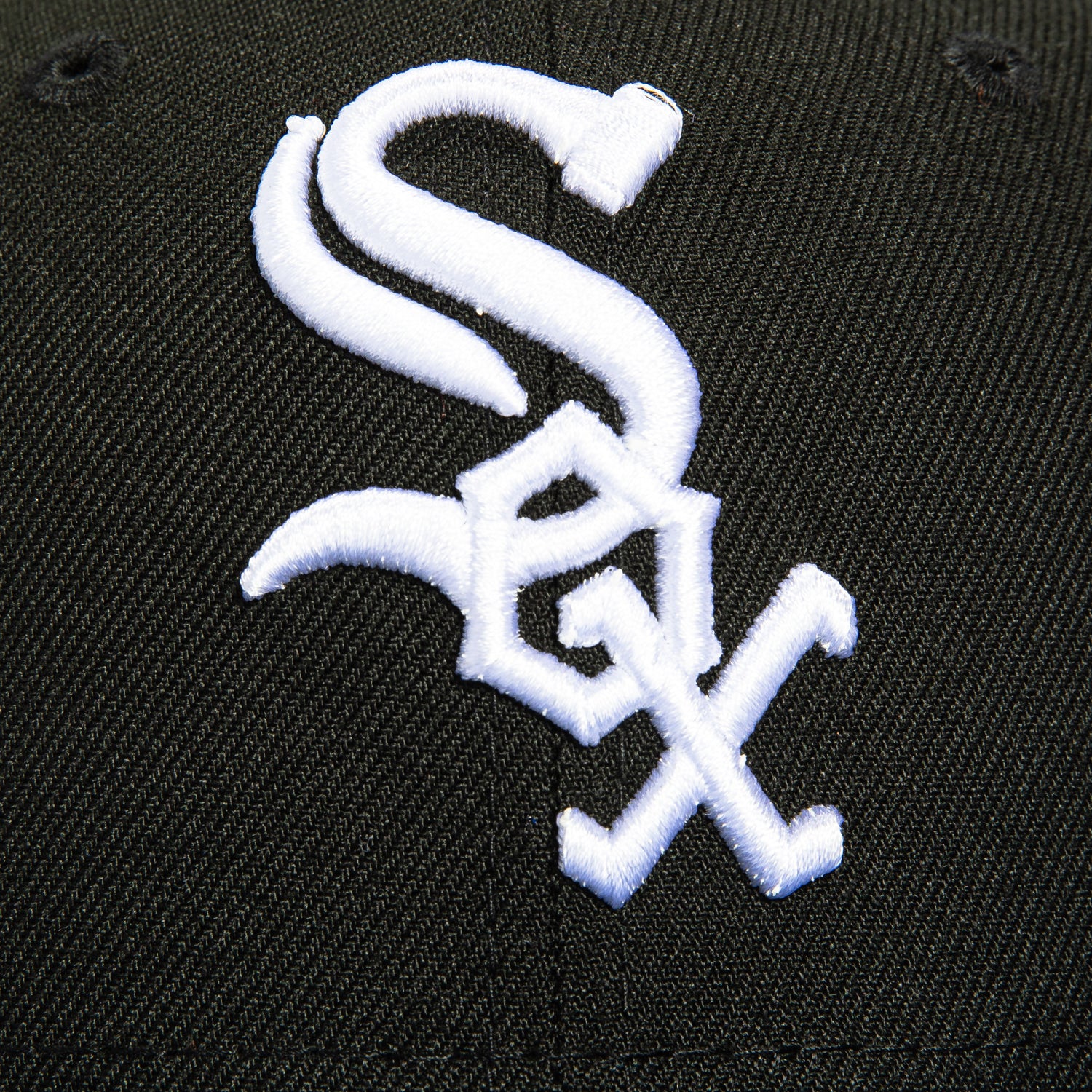 New Era 59Fifty Chicago White Sox Baseball Cap - Adjustable Black, Royal & White Fitted Hats for Men & Women - Perfect for Baseball Games, Streetwear & Sports Fan Gifts