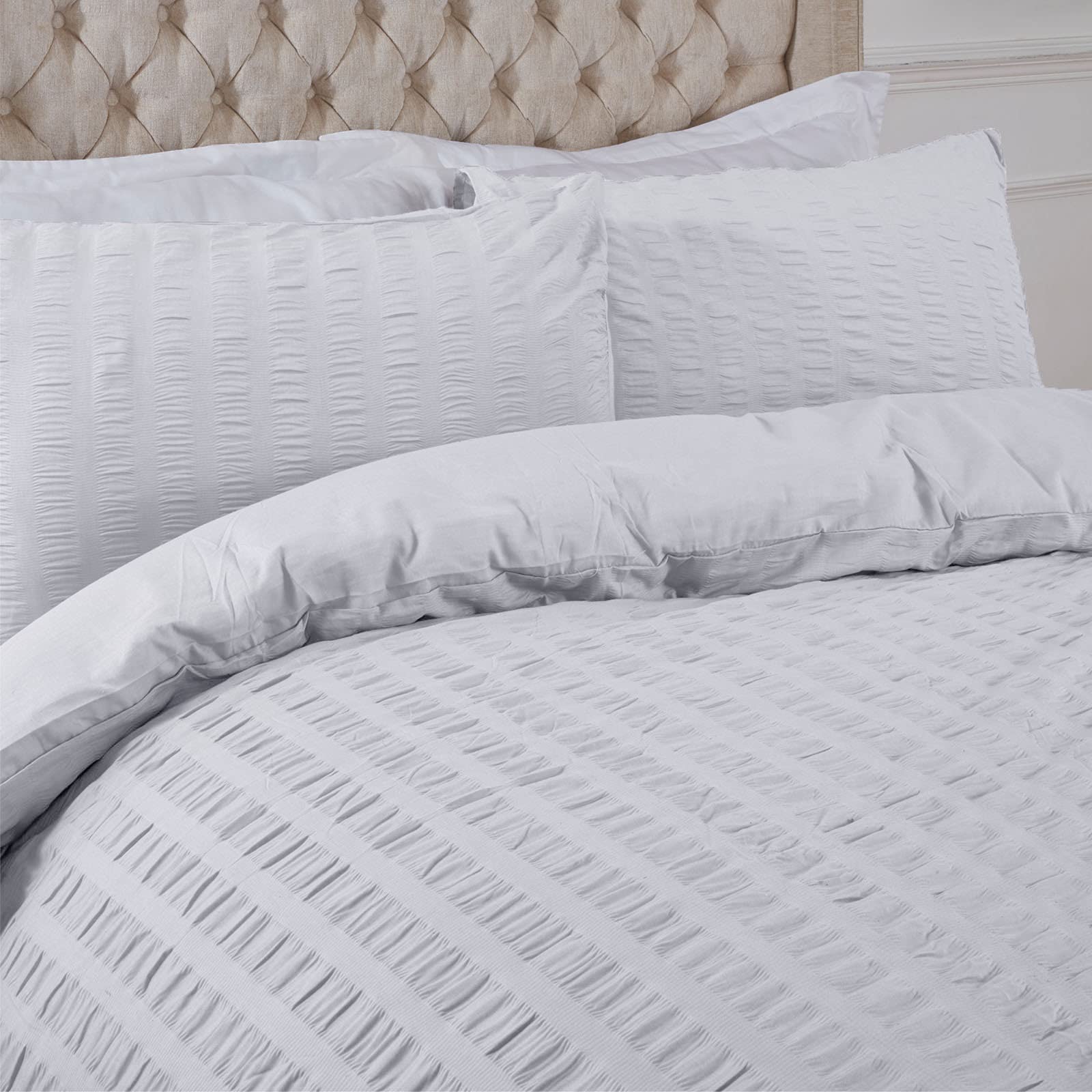Highams Seersucker Double Bed Duvet Cover Set with Pillowcases - Luxury White Bedding for Master Bedroom & Guest Room - Breathable Summer Bedding Set for Hot Sleepers