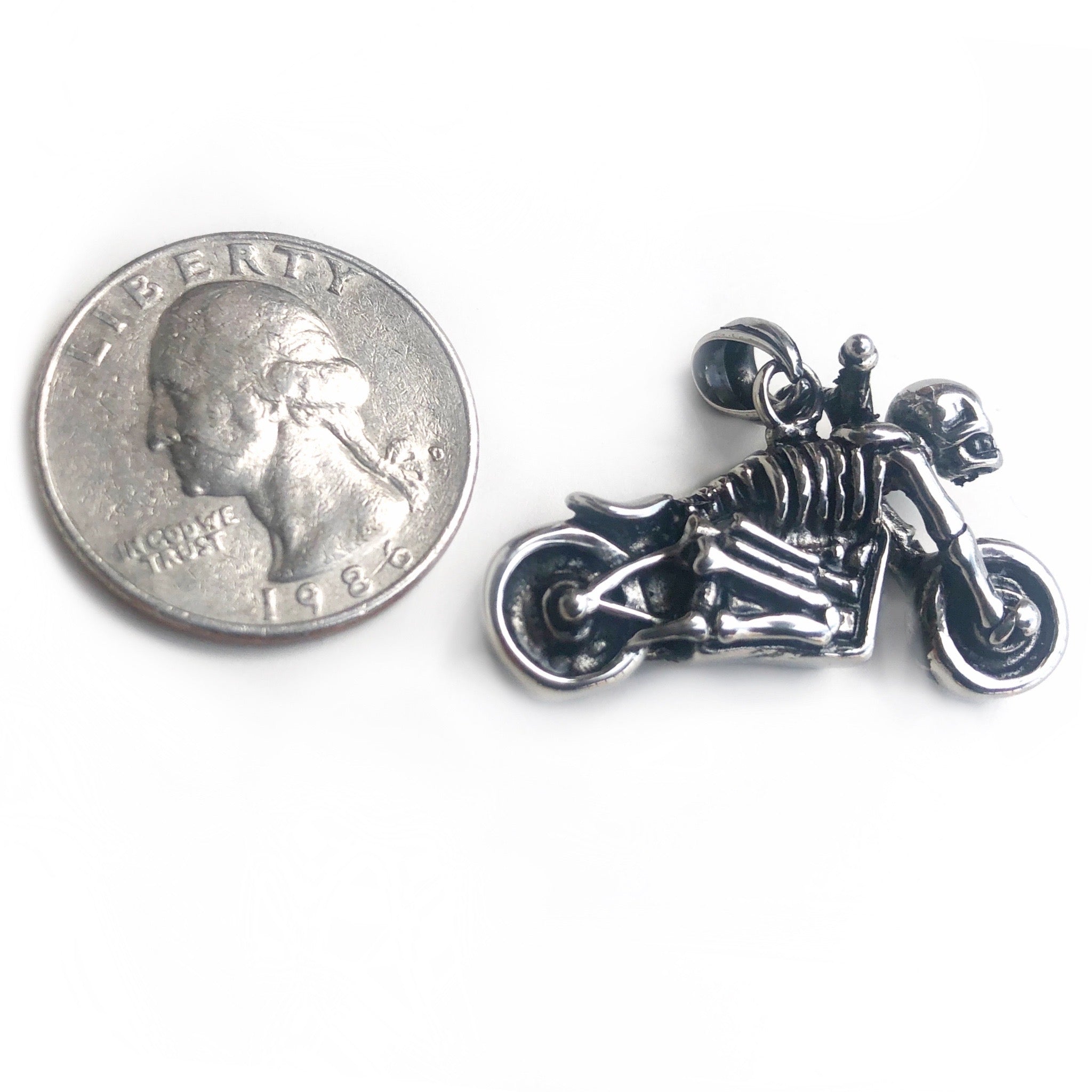 Stylish Motorcycle Pendant - Durable Metal Bike Keychain for Harley, Yamaha, Kawasaki - Perfect Gift for Bikers & Motorcycle Enthusiasts
