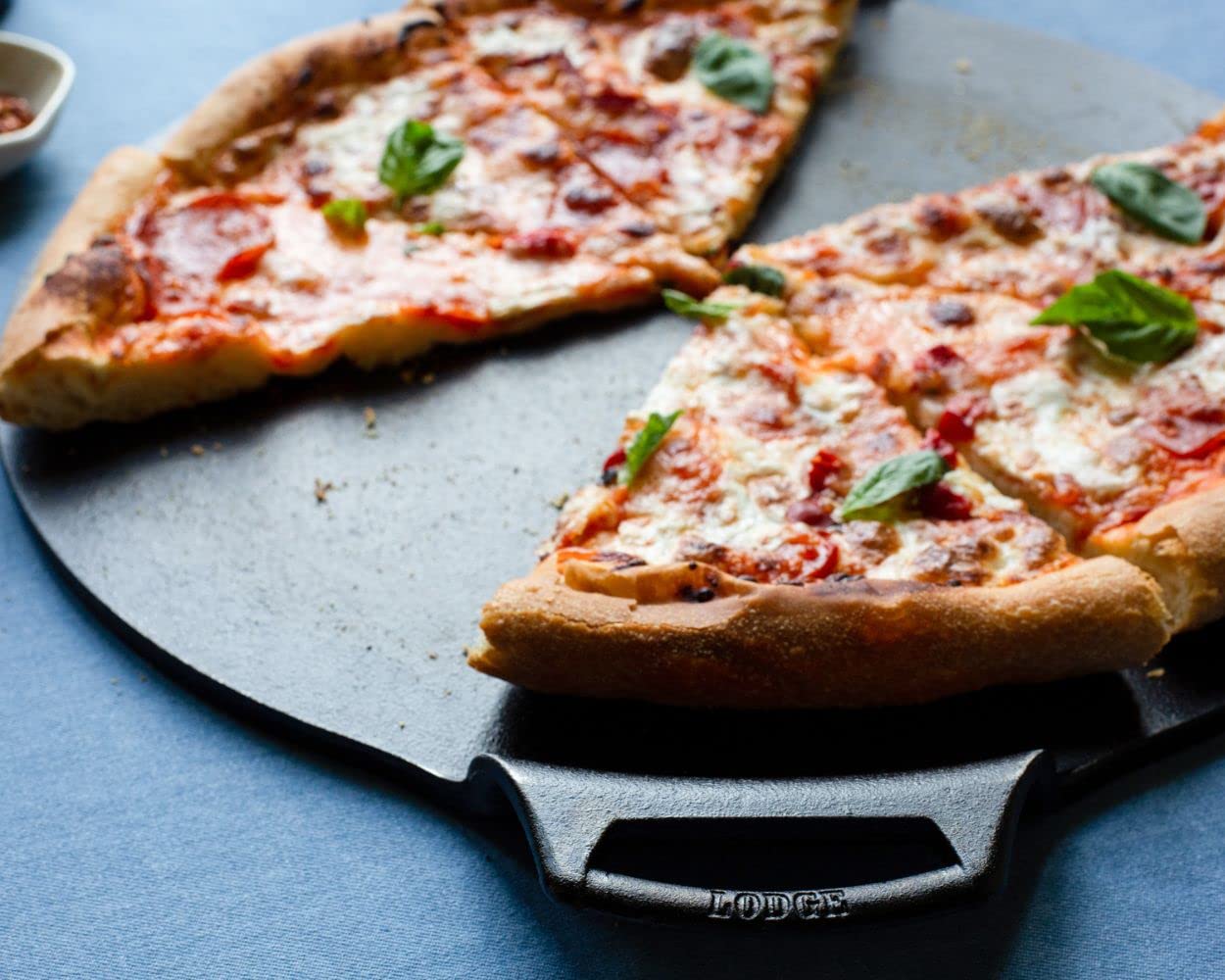 Lodge 15 Inch Cast Iron Pizza Pan – Pre-Seasoned, Heavy Duty, Oven & Grill Safe – Perfect for Homemade Pizza, Baking, and Roasting