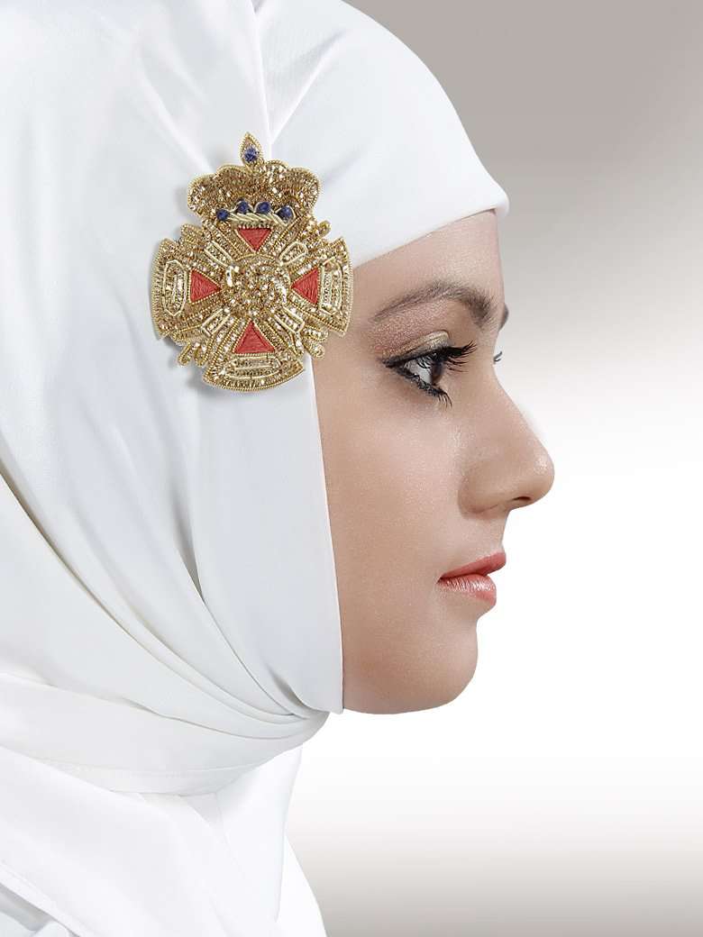 Elegant Crown Design Brooch Pin with Clip - Vintage Style Jewelry Accessory for Women's Dresses, Coats & Hats - Perfect for Weddings, Parties & Formal Occasions