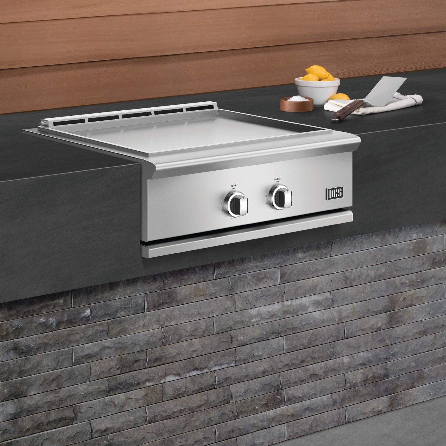 DCS Series 9 Evolution 30-Inch Natural Gas Griddle - GDE1-30-N | Professional Outdoor Cooking for Backyard BBQs, Tailgating & Restaurant Use