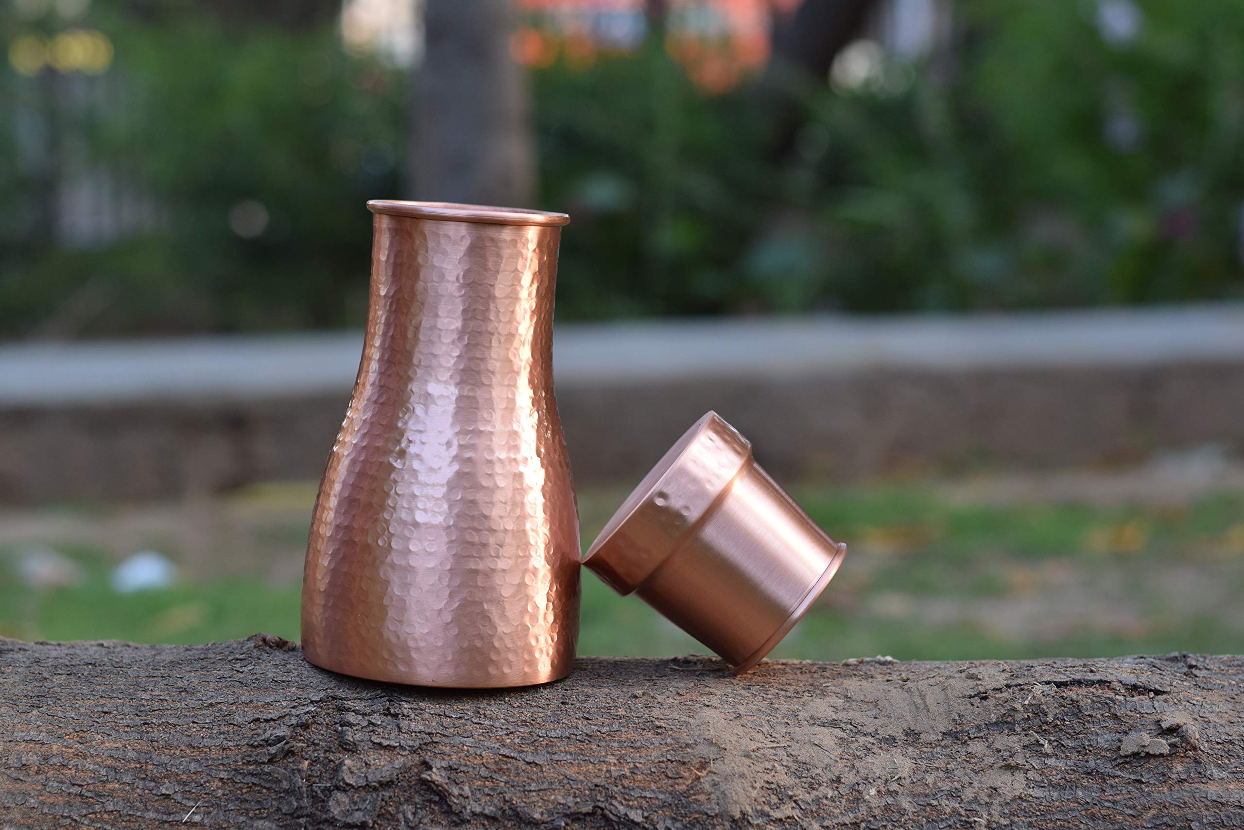 DeKulture Hammered Pure Copper Water Carafe Pitcher with Lid - 1 Liter (34 oz) Ayurvedic & Yoga Benefits, 4 x 8 Inches - Perfect for Infused Water, Lemon Water & Daily Hydration