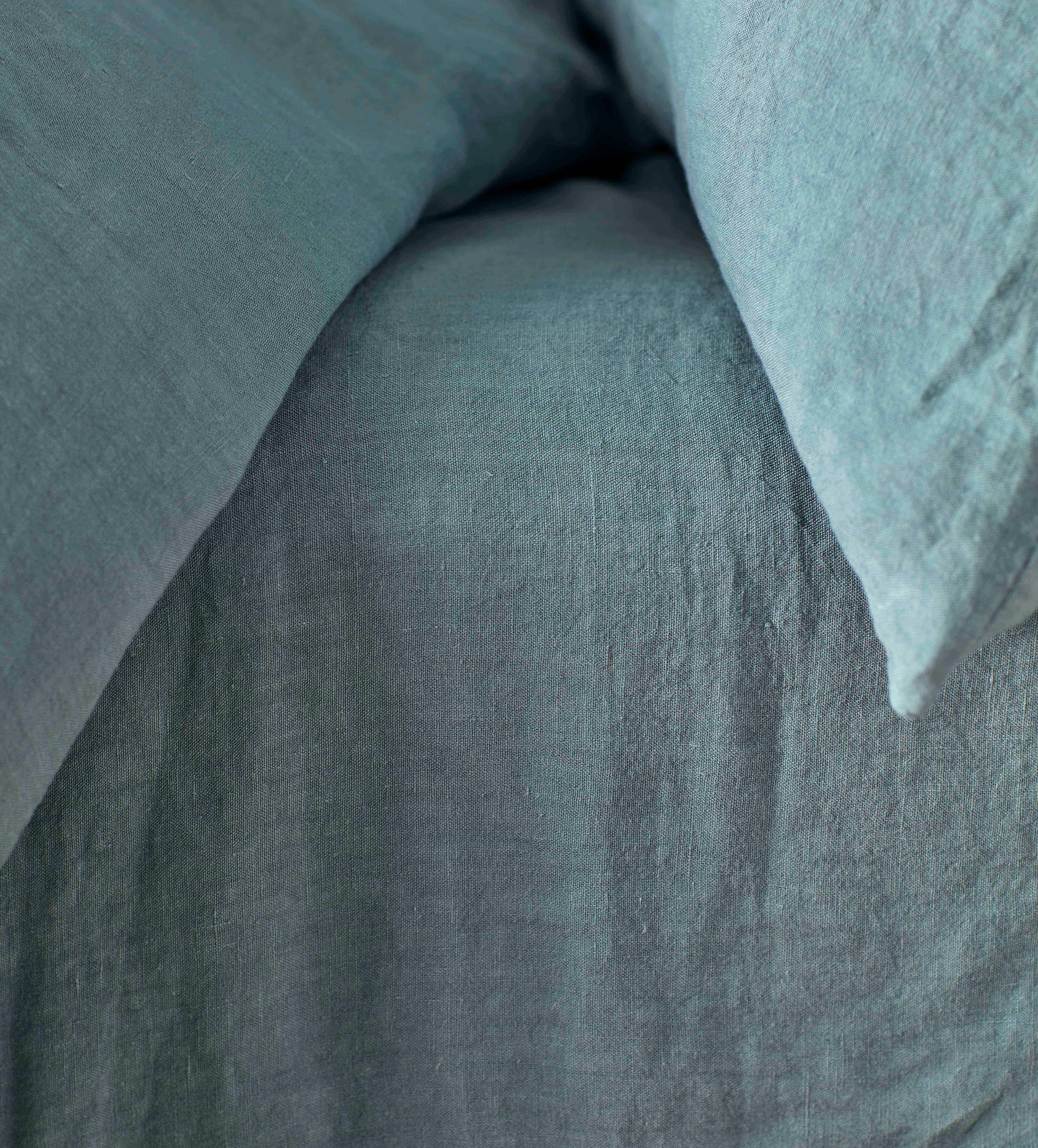 Premium 100% Linen Fitted Sheet - Queen Size Teal Blue - Breathable & Hypoallergenic Bedding for Comfortable Sleep - Perfect for Master Bedroom, Guest Room & Vacation Homes