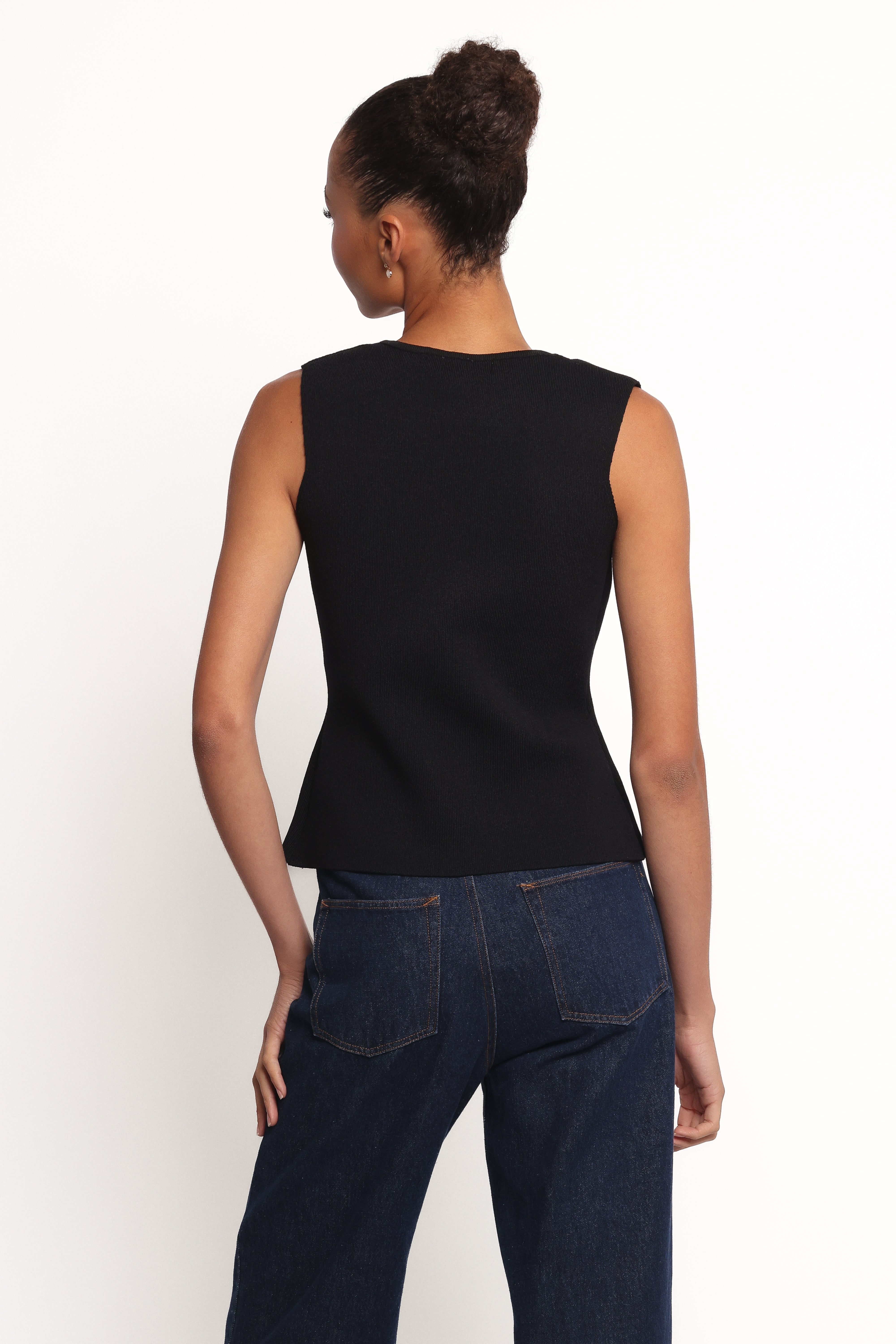 Everlee Women's Knit Vest Top - Soft & Stretchy Black Sleeveless Sweater for Layering | Casual Outfits, Office Wear & Fall Fashion