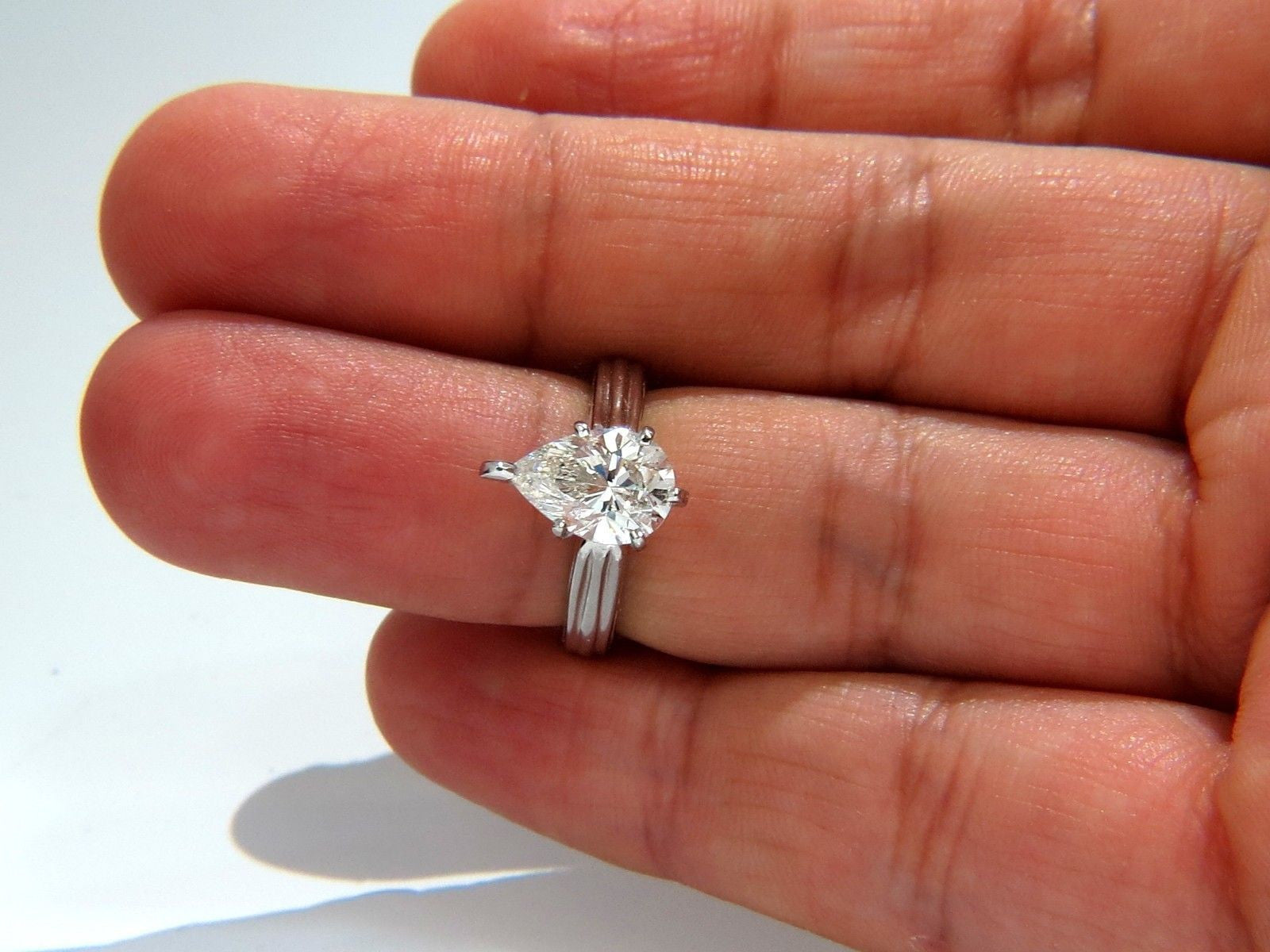 2.00ct GIA Certified Pear Brilliant Diamond Solitaire Ring - I/SI1 Clarity, Platinum Setting for Engagement, Wedding & Anniversary Gifts
