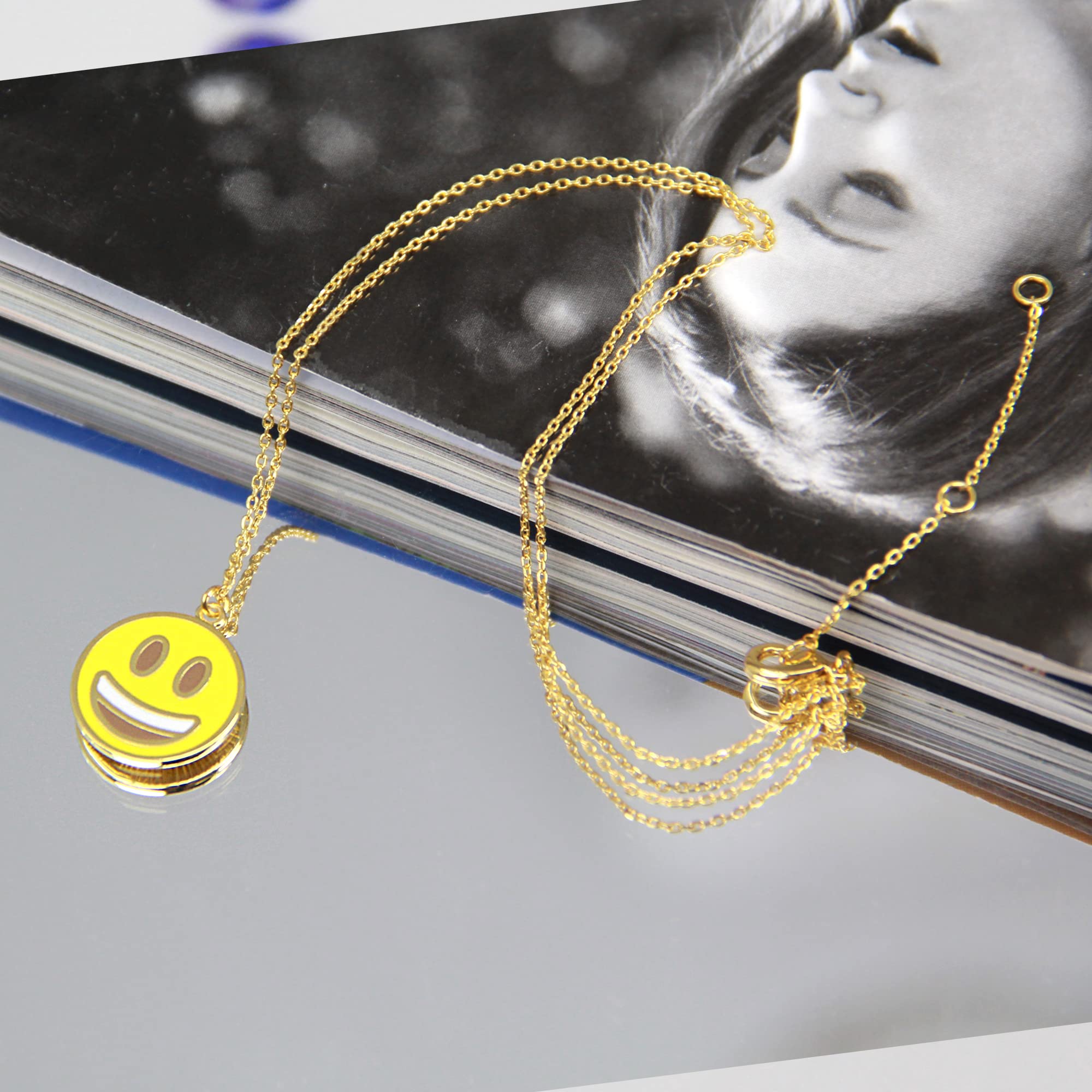 Smiley Face Pendant Necklace for Women - Gold Plated Emoji Charm Necklace for Teens & Girls - Perfect for Birthday Gifts, Valentine's Day & Everyday Wear