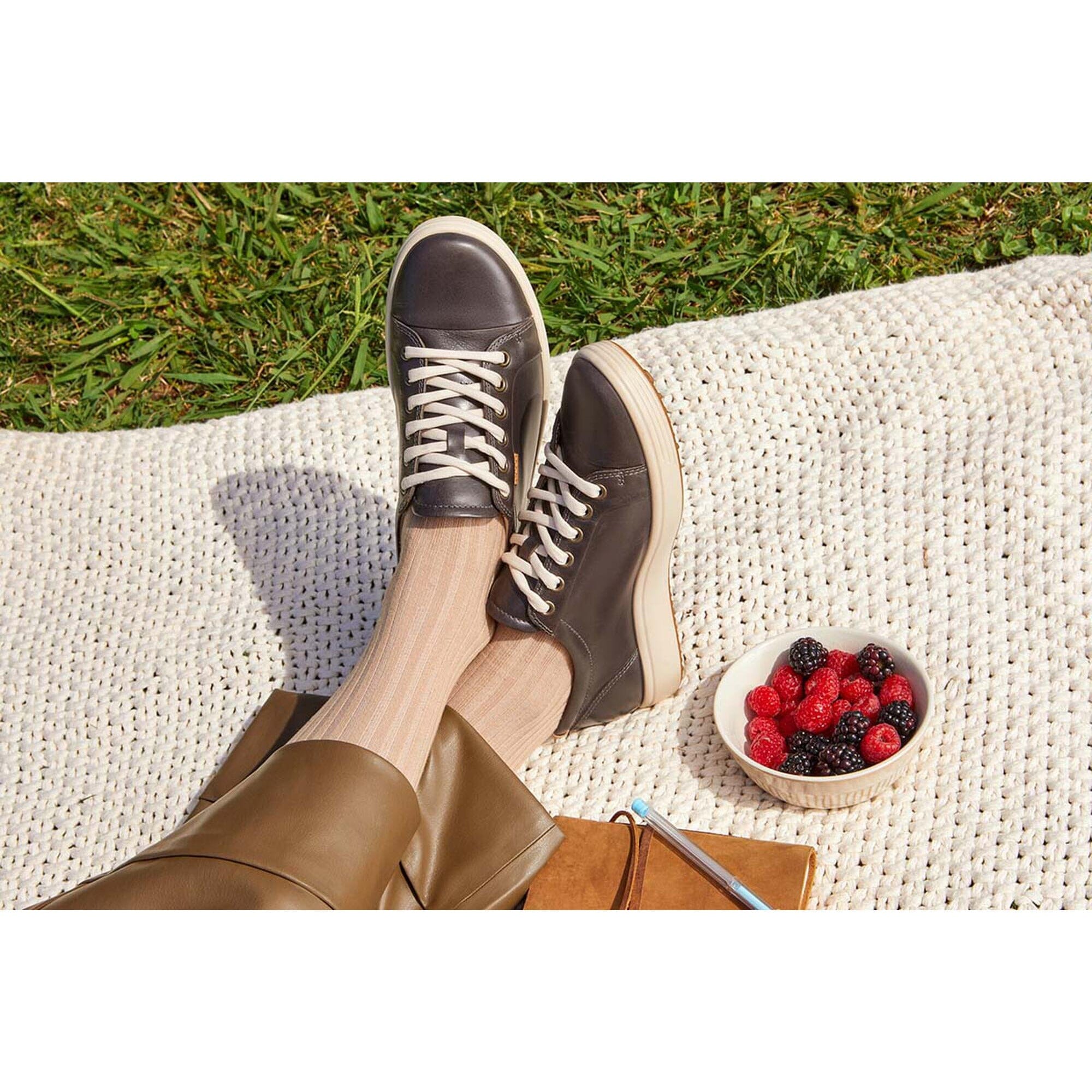 ECCO SOFT 7 Women's Sneakers - Comfortable Walking Shoes for Women | Perfect for Casual Wear, Travel & Everyday Use