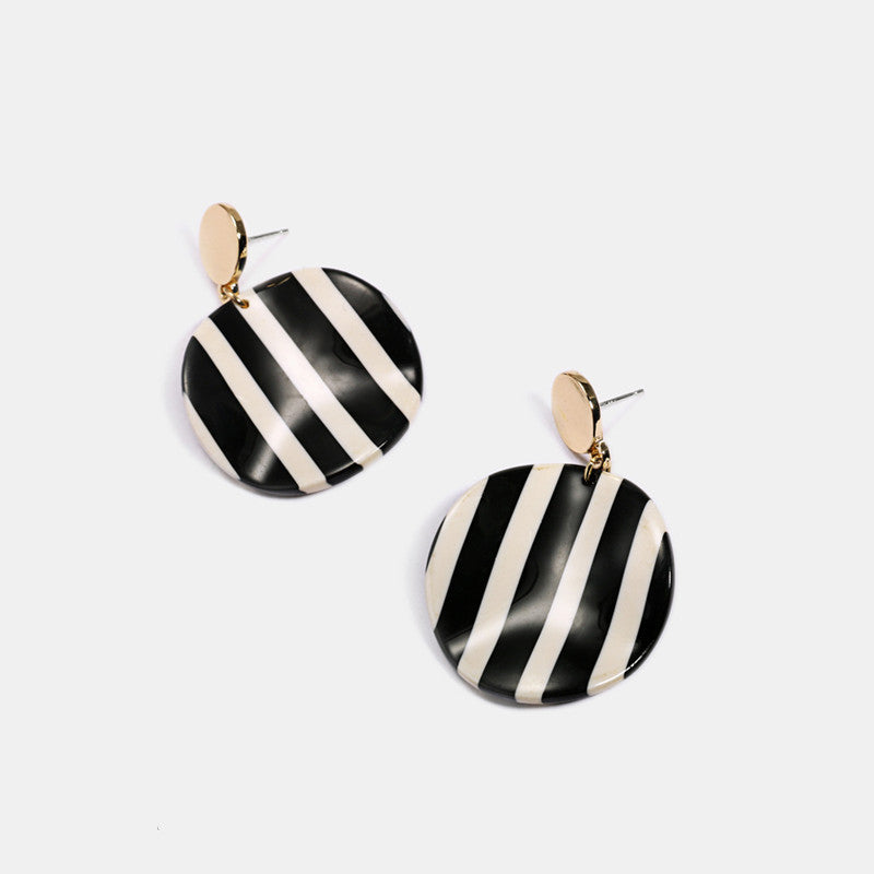 Stylish Striped Round Earrings for Women - Trendy Fashion Accessories for Parties, Work & Everyday Wear