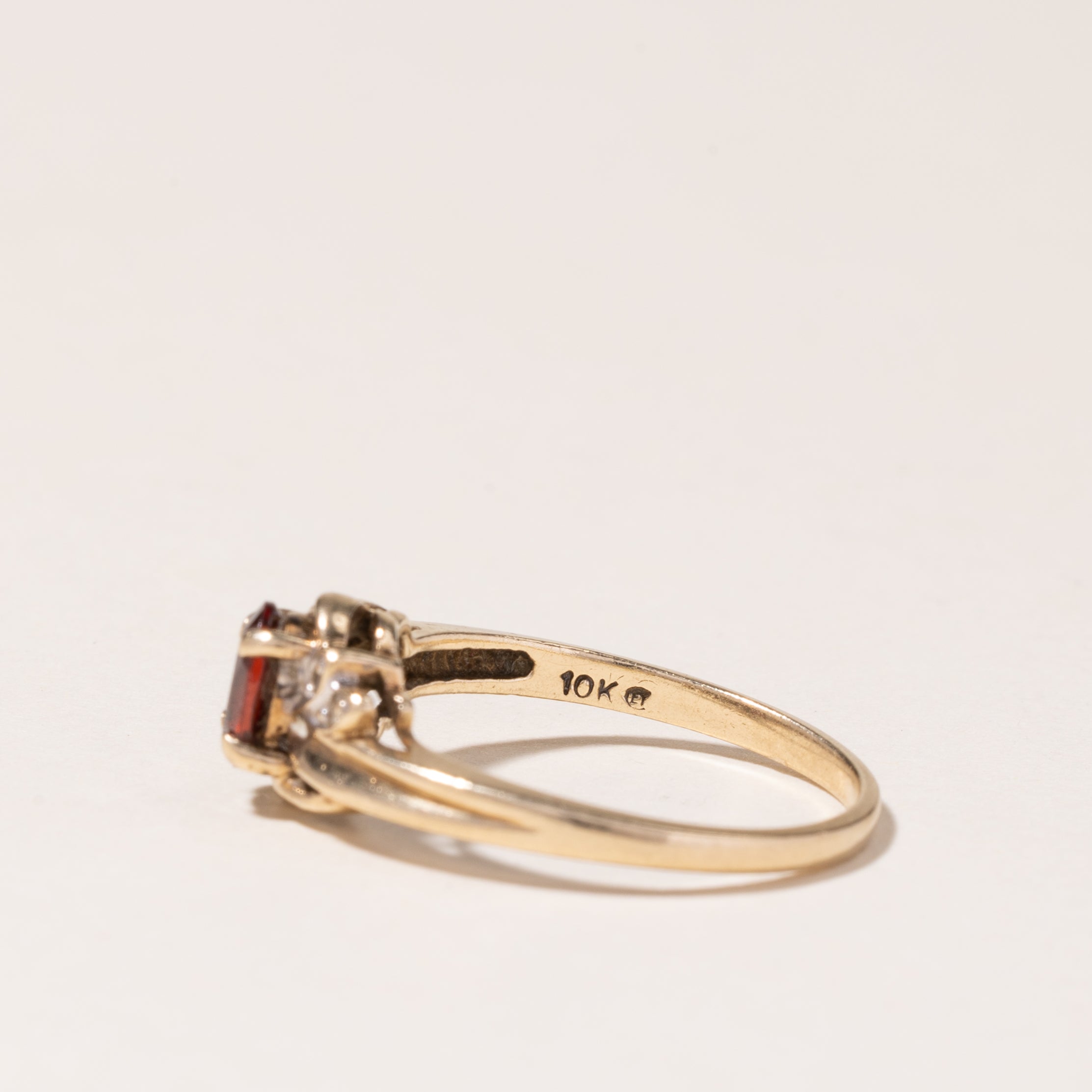 10K Yellow Gold Garnet & Diamond Ring - 0.52ct Garnet & 0.01ctw Diamond - Size 6 | Elegant Birthstone Jewelry for Women | Perfect for Anniversary, Birthday & Valentine's Day Gifts