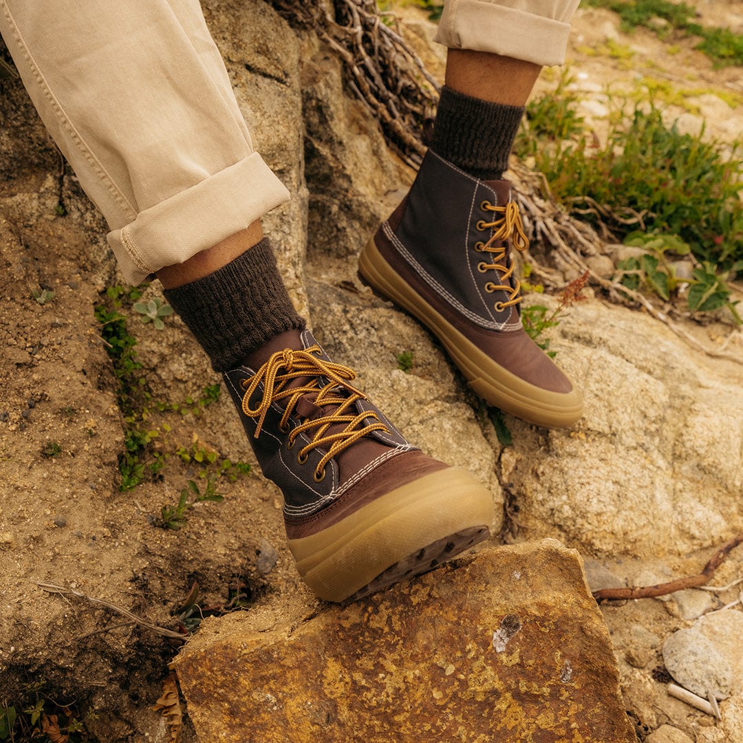 Cascade Range Boots - Waterproof Hiking Boots for Men & Women - Durable Outdoor Trekking Shoes for Mountain Climbing & Trail Running - Perfect for Camping, Backpacking & Adventure Travel
