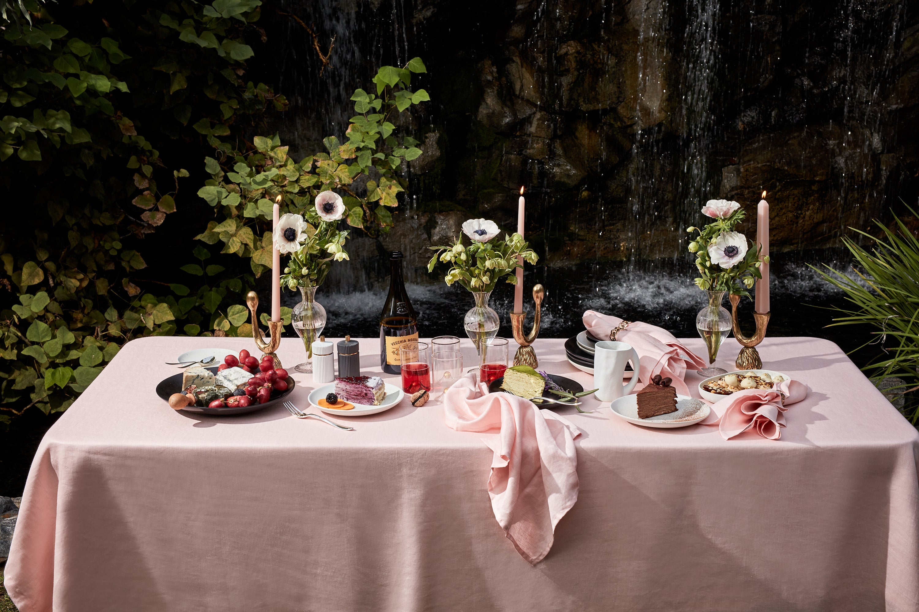 Premium Pink Linen Sateen Tablecloth - Elegant Dining Table Cover for Weddings, Parties & Home Decor - Wrinkle & Stain Resistant Fabric