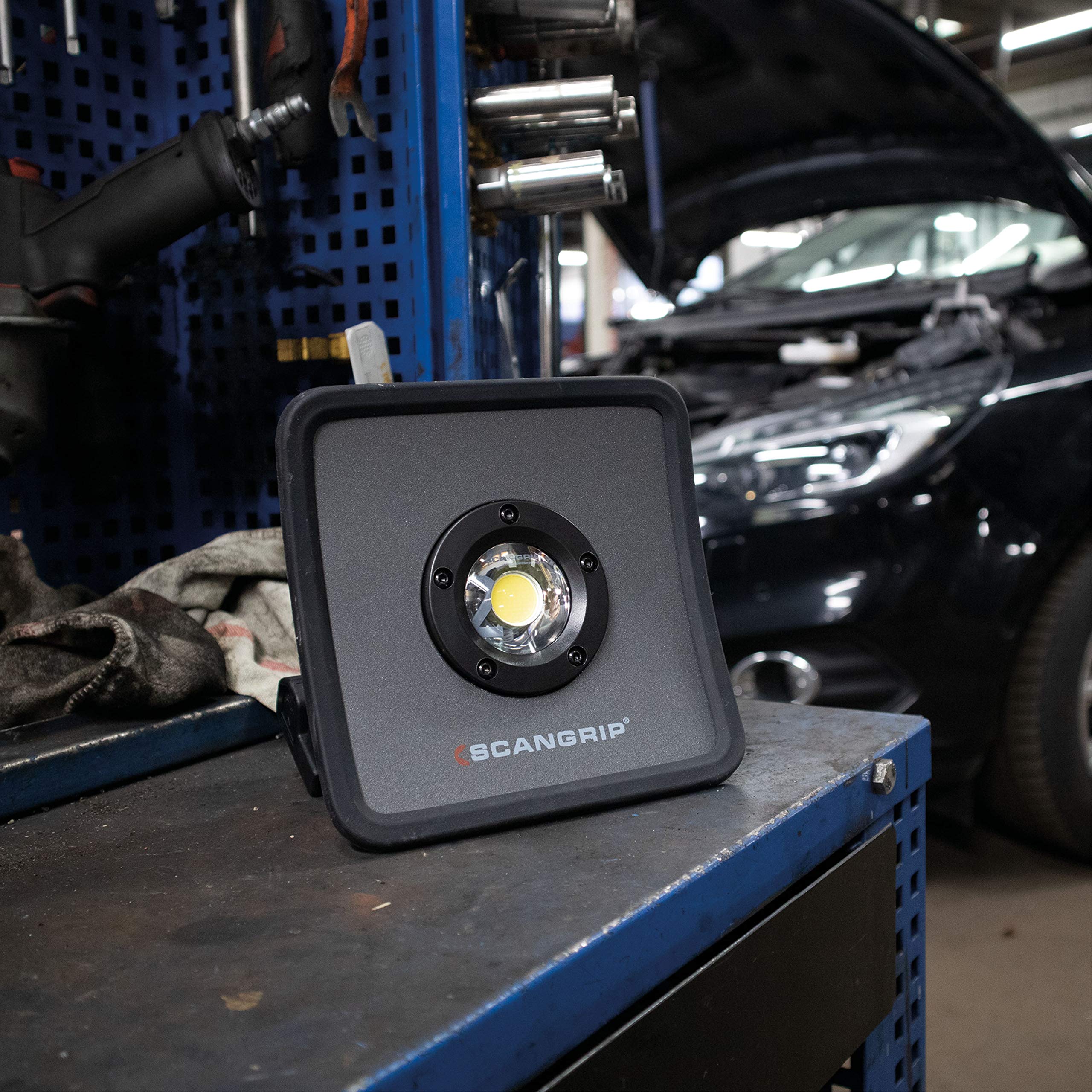 SCANGRIP NOVA R Rechargeable COB LED Floodlight - 2000 Lumens, Handheld Work Light with 5-Step Dimming, Powerful Built-in Magnet & USB Power Bank | IP67 Waterproof, Slim Compact Design for Long Runtime | Perfect for Automotive Repair, Construction Sites, Camping & Emergency Lighting