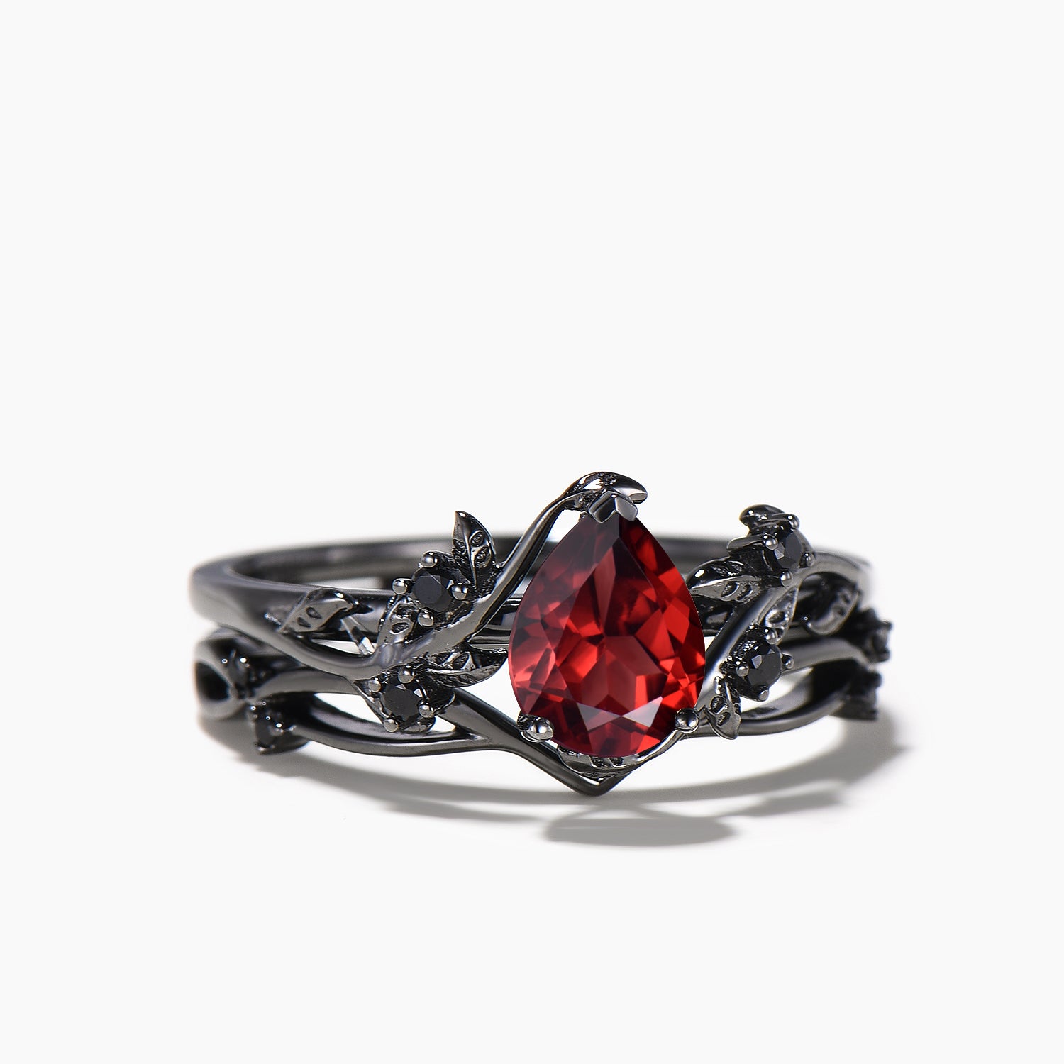 Exquisite Pear Cut Natural Garnet Engagement Ring in Black Gold - Vintage Inspired Bridal Set for Weddings, Anniversaries & Romantic Proposals