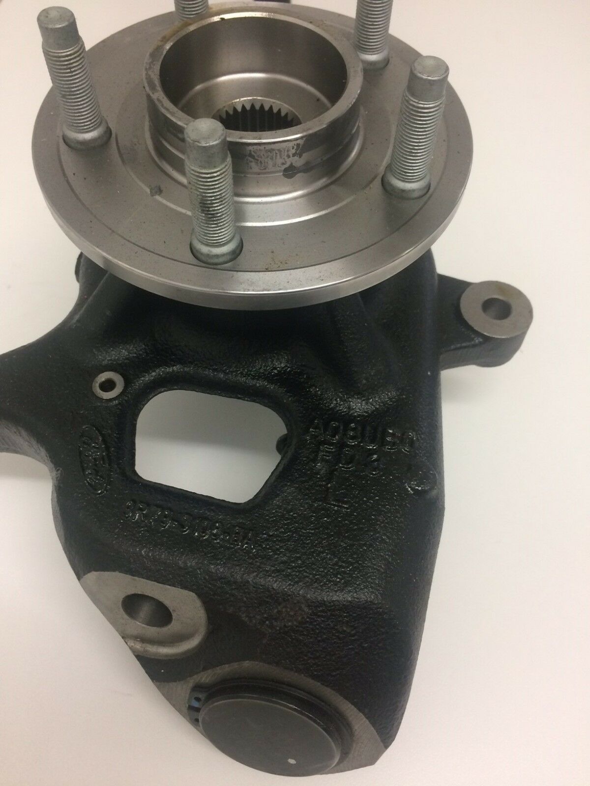 Genuine Ford Territory Front Left AWD Knuckle Hub Bearing Ball Joint Assembly - Replacement Suspension Part for Smooth Driving & Off-Road Adventures