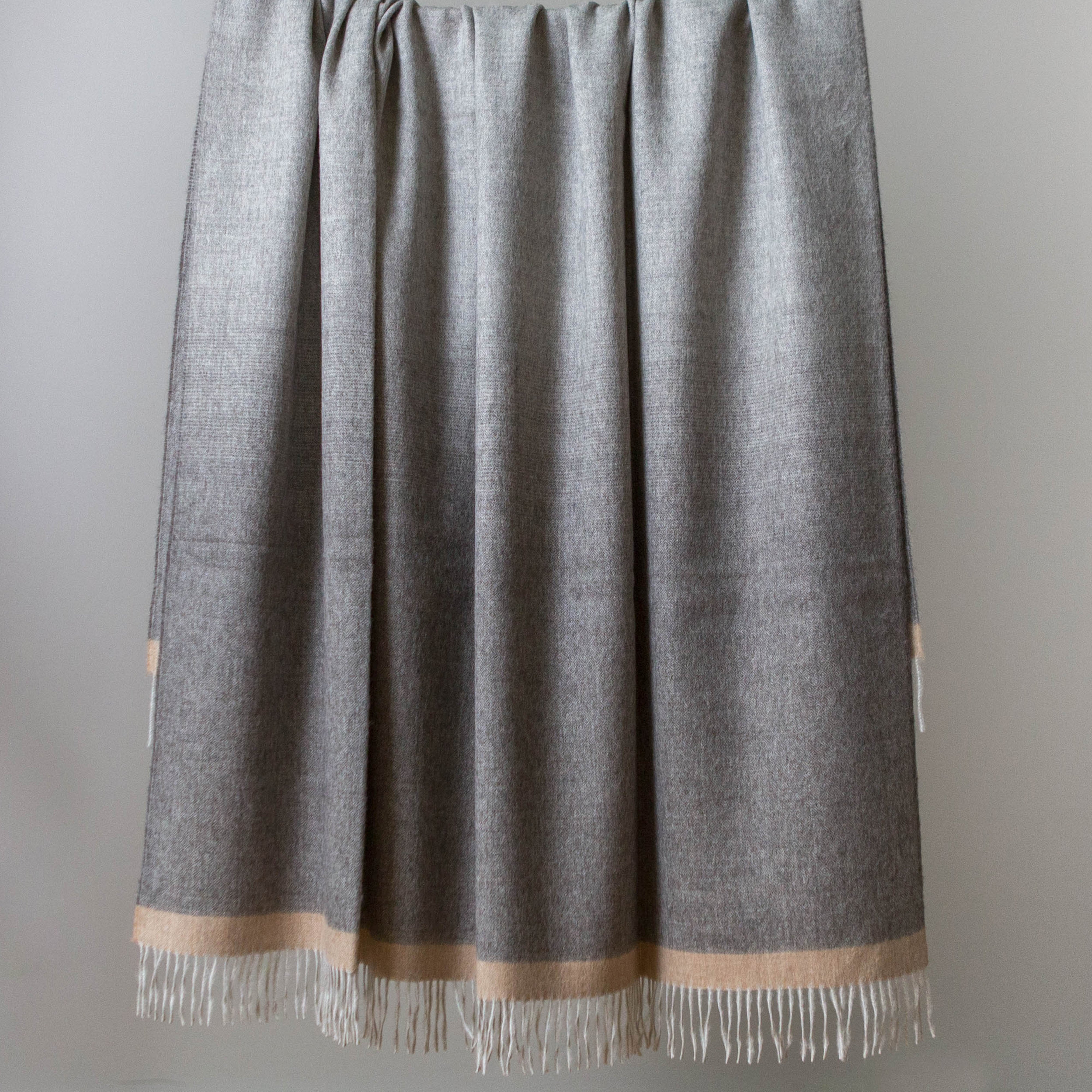 Soft & Cozy Alpaca Wool Throws - Ultra Warm Luxury Blanket for Winter, Home Decor & Gifts - Perfect for Sofa, Bed & Travel Use