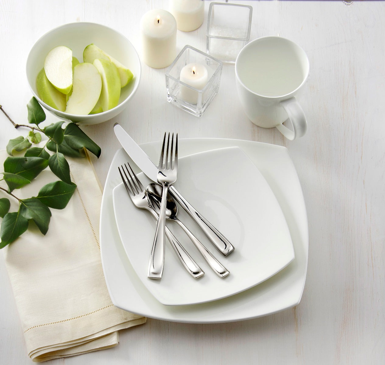 65-Piece Flatware Set - Stainless Steel Silverware Set for 12 - Modern Dinnerware Cutlery Set for Everyday Use, Parties & Formal Dining - Dishwasher Safe
