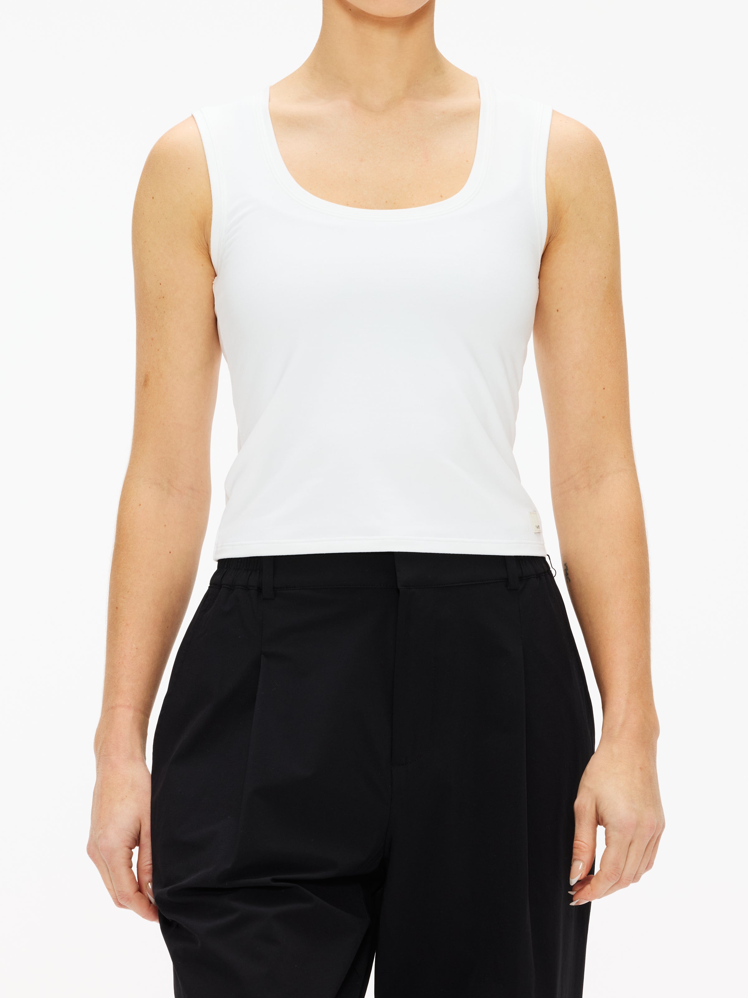Vuori Halo Essential Scoop Tank Top for Women - Soft Breathable Workout Shirt - Yoga, Running, Gym & Casual Wear