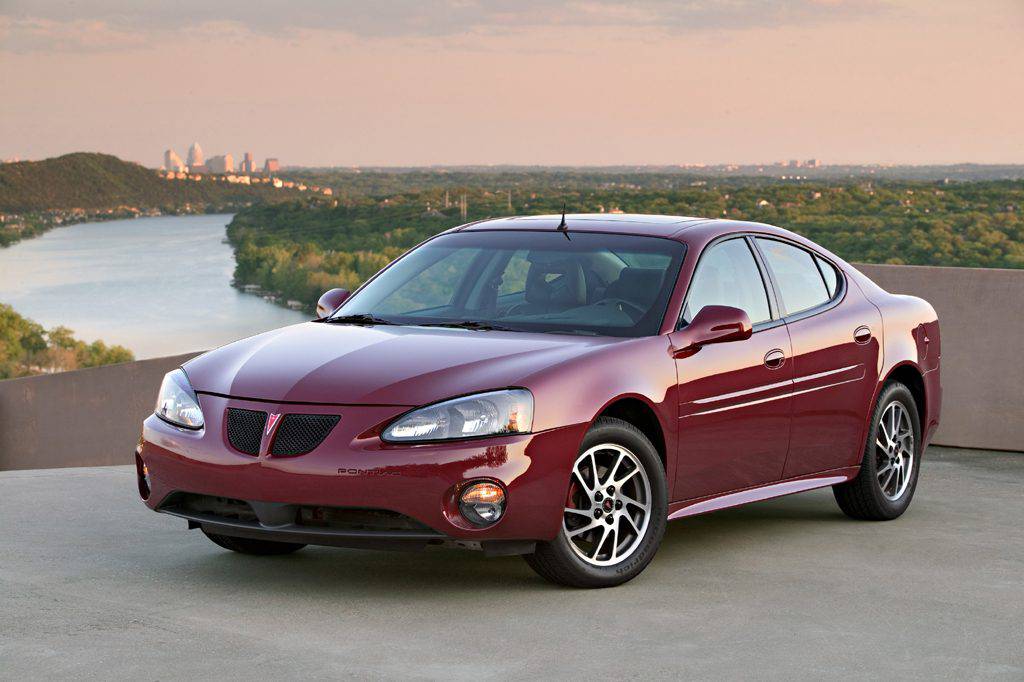 2004-2008 Pontiac Grand Prix Hood Deflector Bug Shield - Heavy Duty Hood Protector & Windshield Guard for Road Debris Protection - Perfect for Highway Driving & Off-Road Adventures
