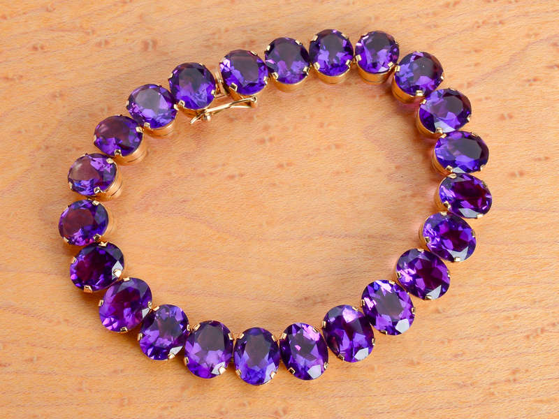 Royal Purple Amethyst Bracelet for Women - Healing Crystal Jewelry for Stress Relief & Positive Energy - Elegant Gift for Birthday, Meditation & Spiritual Wellness