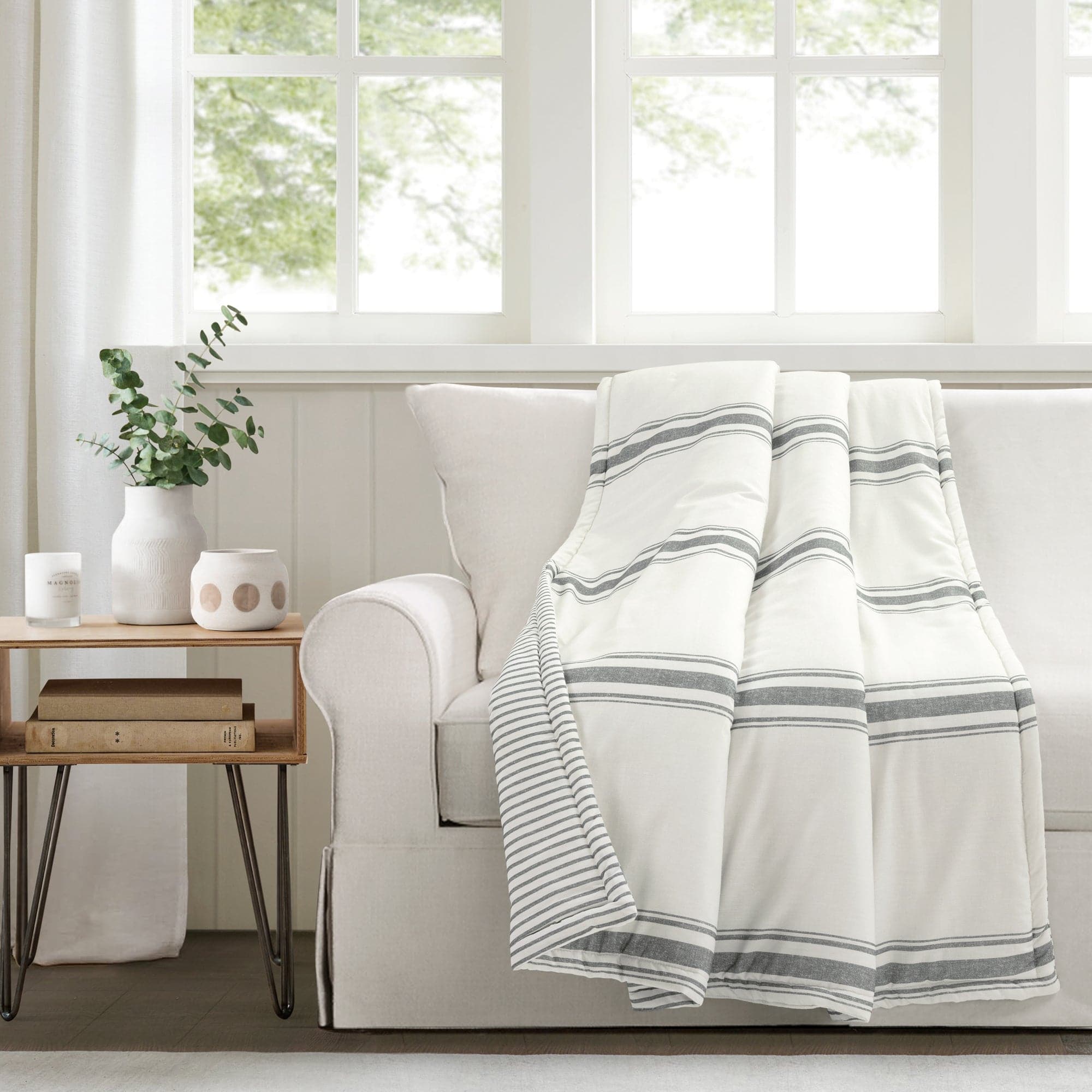 Farmhouse Stripe Throw Blanket - Soft Cozy Knit Accent Blanket for Couch, Bed & Home Decor - Perfect for Living Room, Bedroom & Seasonal Decorations