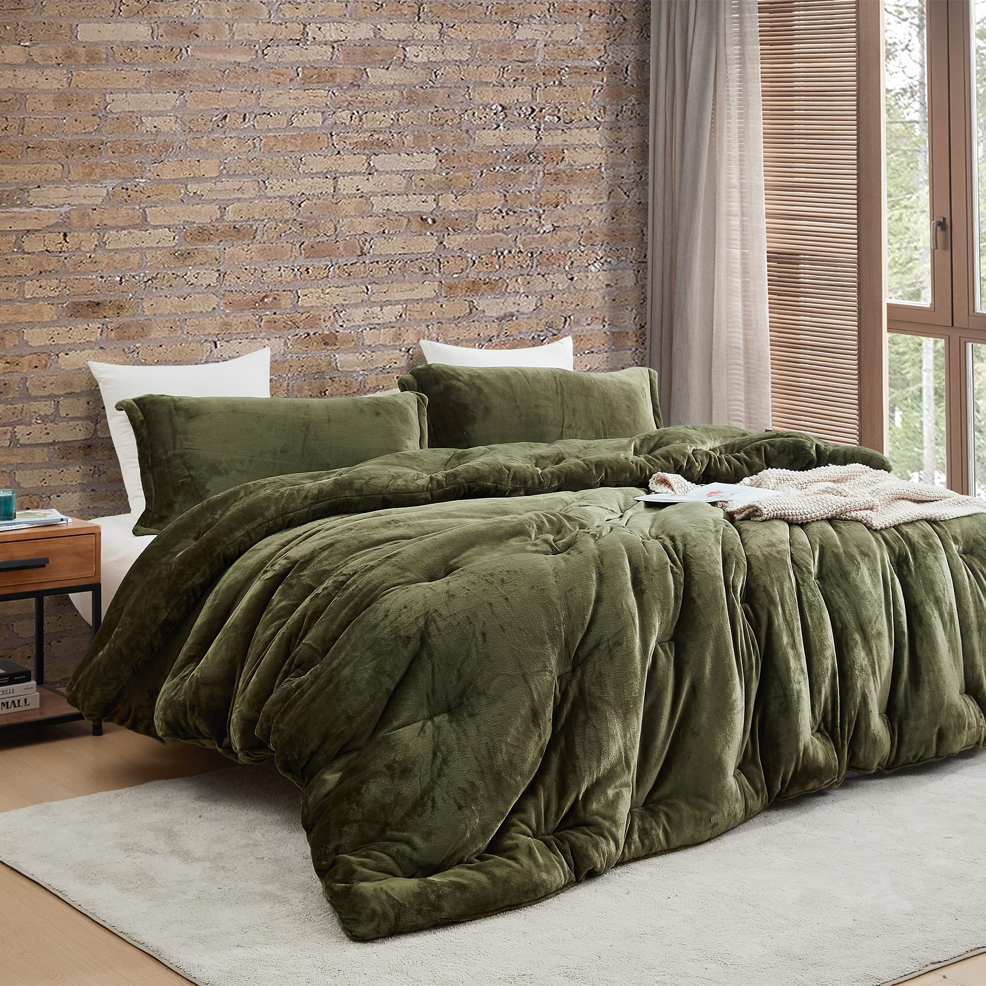 Byourbed Ultra Thick Queen Comforter - Heavyweight Plush Filling for Extreme Warmth - Winter Moss Green Bedding - Perfect for Cold Weather & Cozy Nights