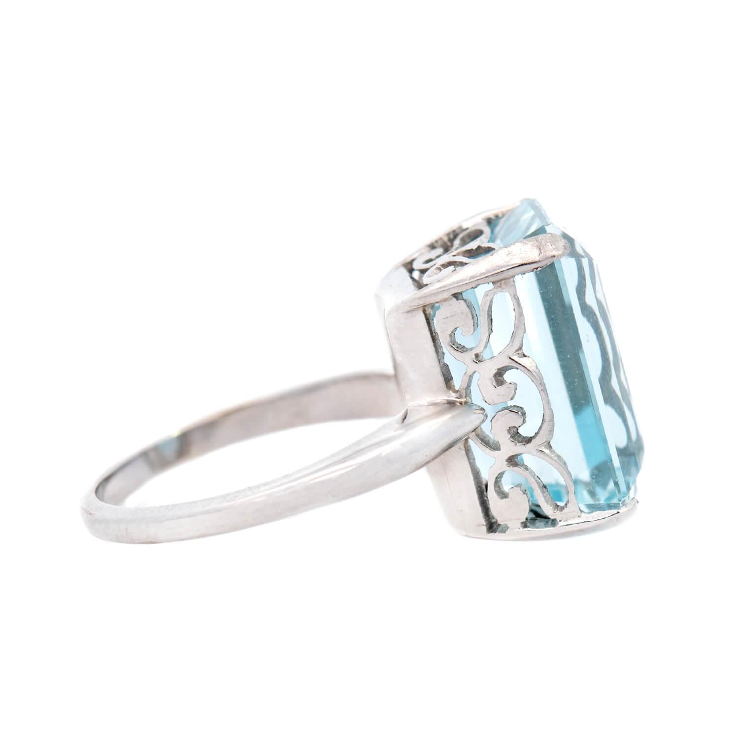 Vintage 14K Gold Aquamarine Cocktail Ring for Women - Elegant Statement Jewelry for Parties, Weddings & Special Occasions