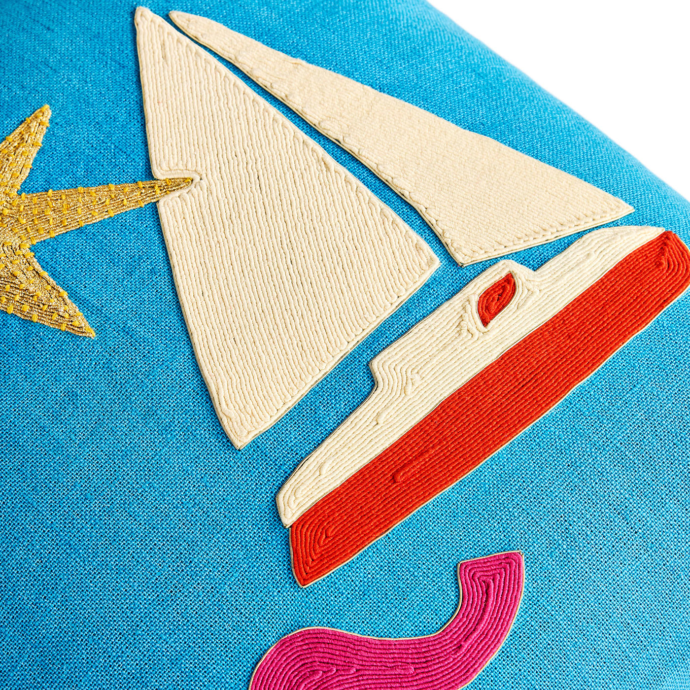 Playa Sailboat Pillow - Nautical Decorative Throw Pillow for Sofa, Bed & Boat - Perfect for Coastal Home Decor, Beach House & Marine-Themed Rooms