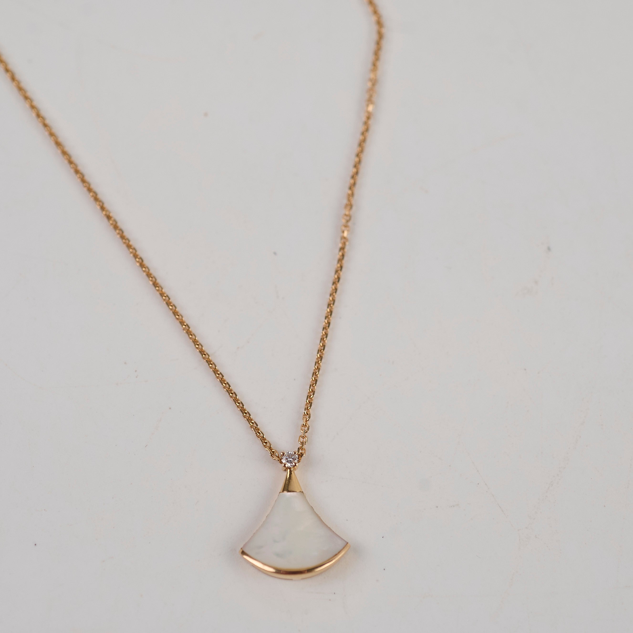 Bvlgari Diva Dream Mother of Pearl Necklace in Rose Gold - Elegant Jewelry for Women, Perfect for Parties, Weddings & Special Occasions