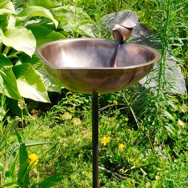 Heart Shaped Birdbath for Garden - Outdoor Decorative Bird Bath with Stand, Perfect for Attracting Birds to Your Backyard or Patio