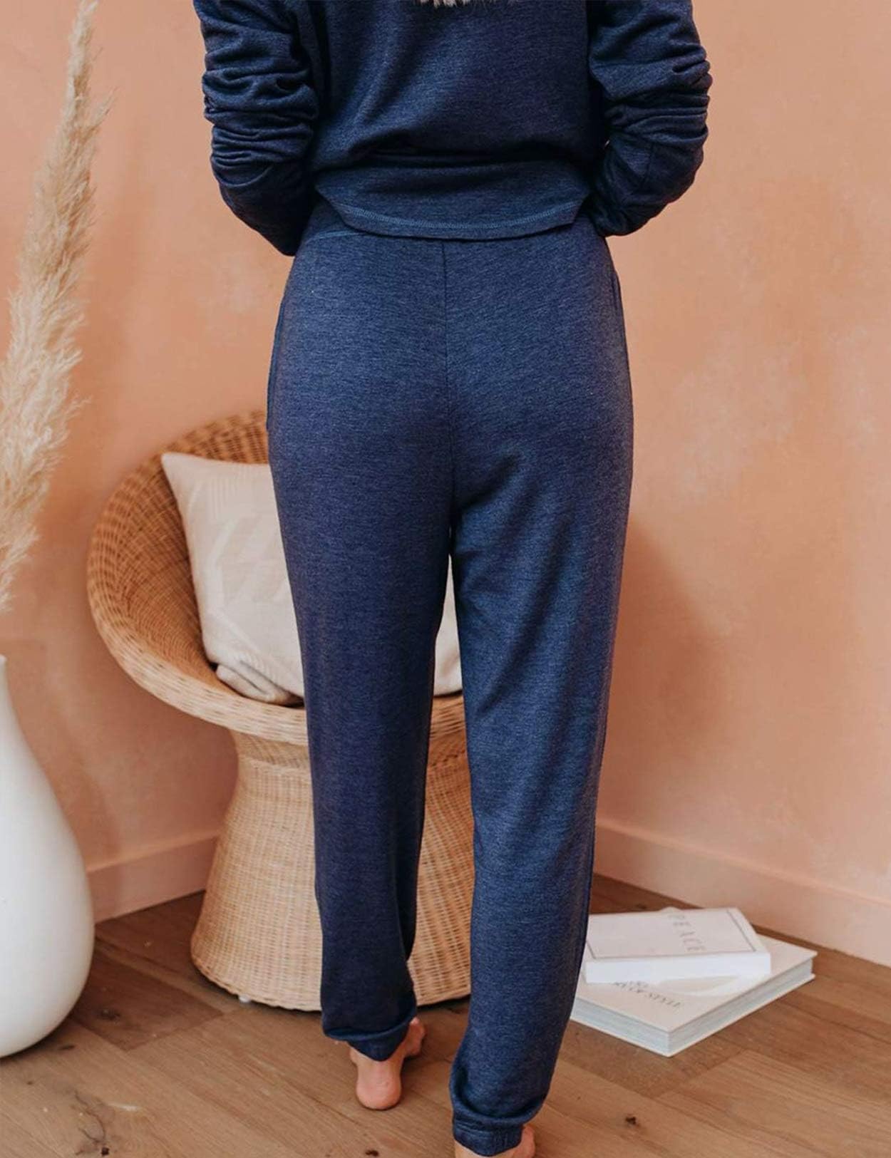 Women's 2 Piece Lounge Set - Soft Long Sleeve Tops & Comfortable Jogger Sweatpants - Cozy Loungewear & Pajama Set for Relaxing at Home, Yoga, or Running Errands