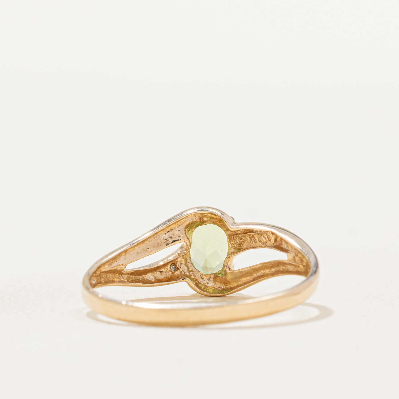Peridot & Diamond Bypass Ring - 0.50ct Peridot & 0.01ctw Diamond Engagement Ring - Size 7 - Elegant Green Gemstone Jewelry for Women - Perfect for Weddings, Anniversaries & Special Occasions