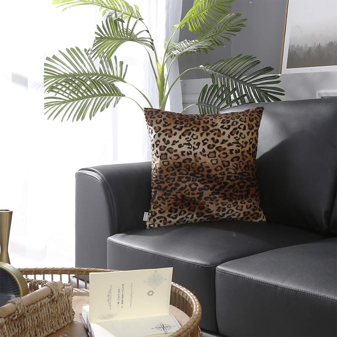 CARRIE HOME Soft Plush Leopard Print Faux Fur Decorative Throw Pillow Covers Set of 2 (18x18 Inches) - Cozy Couch & Sofa Accent Pillows for Living Room, Bedroom Decor - Perfect for Home Styling and Gift Giving