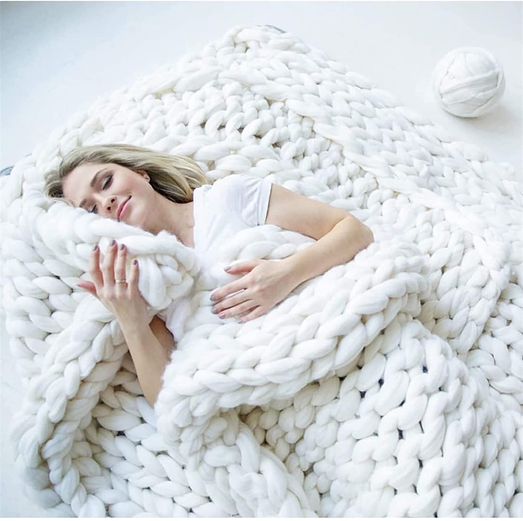 Soft Chenille Yarn Knitted Blanket - Cozy Warm Chunky Knit Throw for Bed, Sofa & Chair - Boho Home Decor - White (150x200cm/59x78in) - Perfect for Living Room, Bedroom, Office & Winter Snuggling