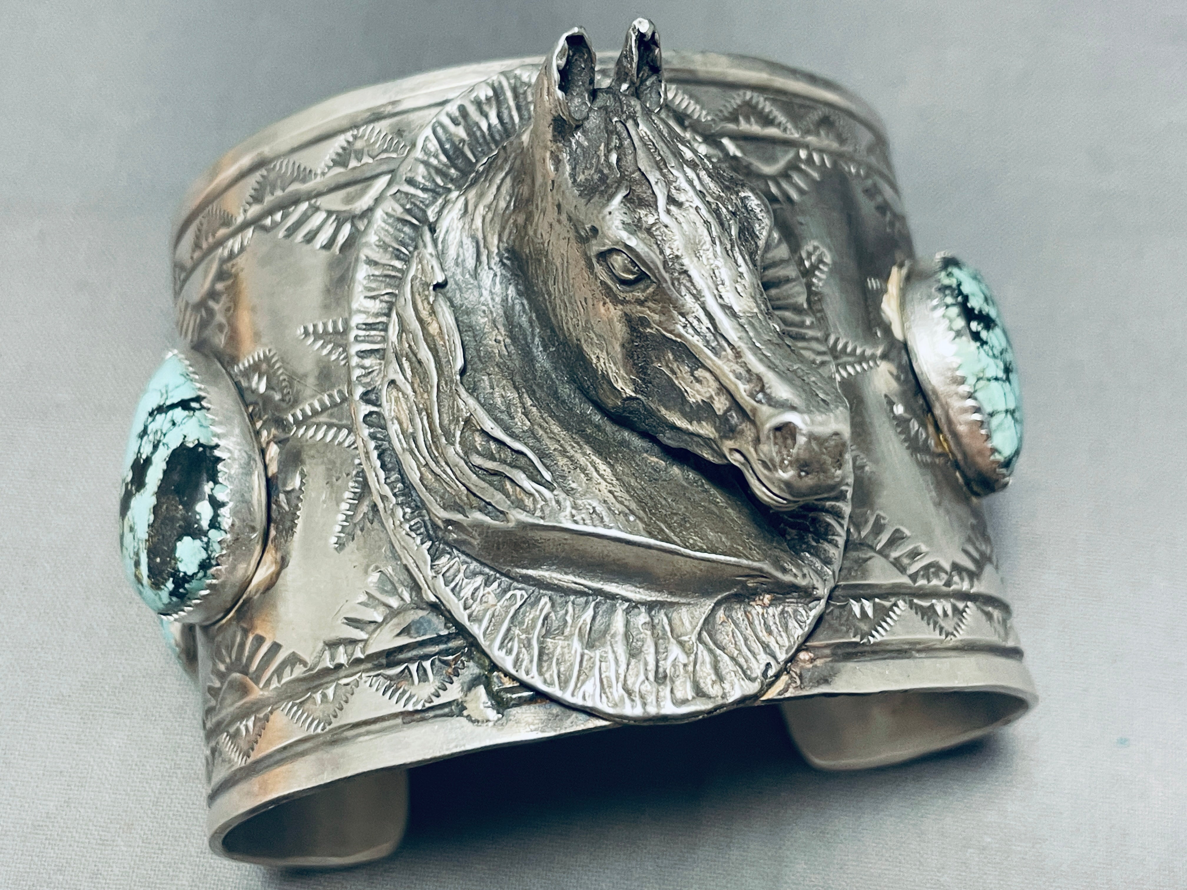167g Native American Navajo Turquoise Sterling Silver Horse Portrait Bracelet - Handmade Jewelry for Western Fashion & Boho Chic Style