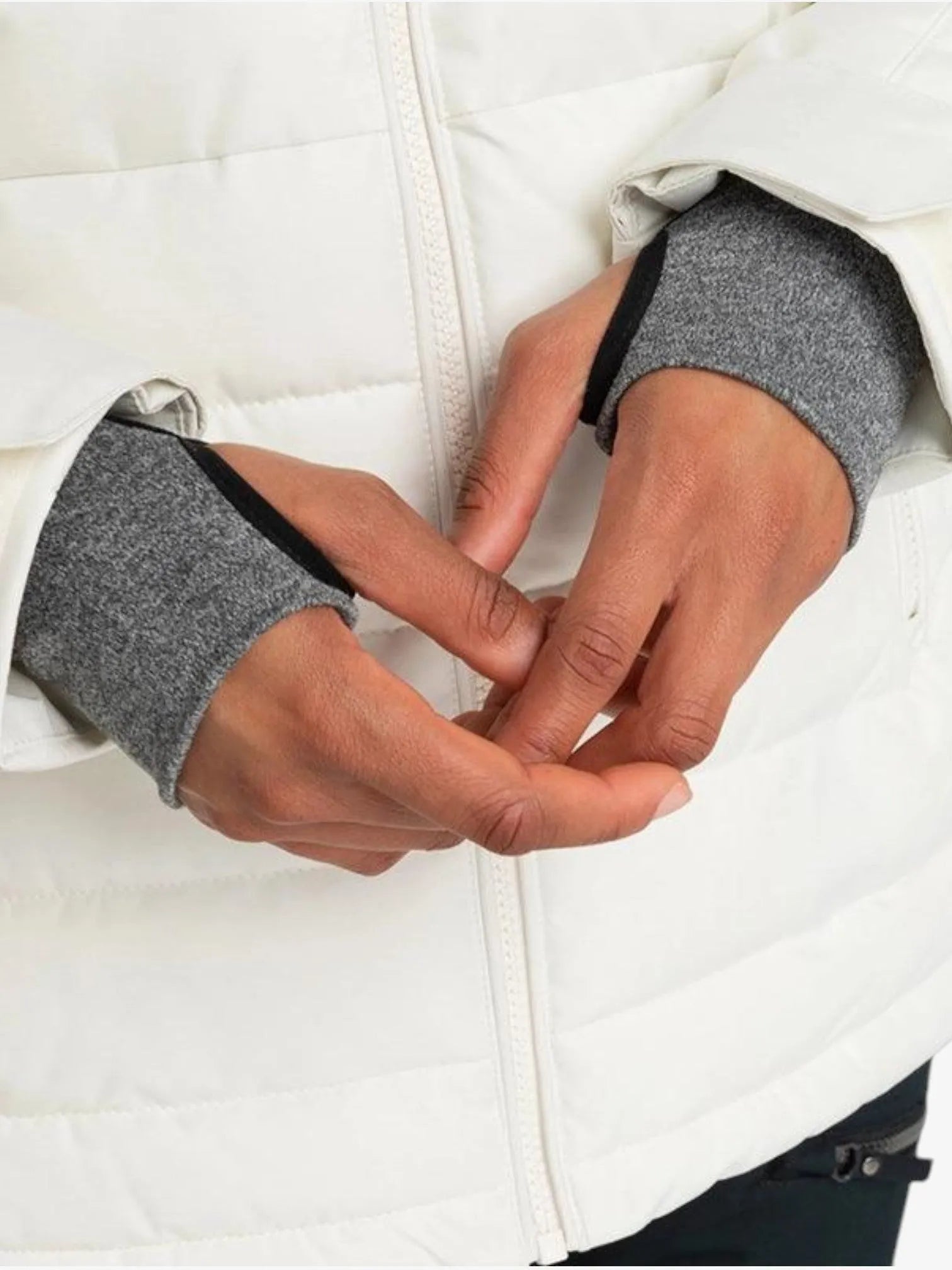 ROXY Snow Quinn White Winter Jacket - Waterproof & Warm Snowboard Coat for Women | Perfect for Skiing, Snowboarding & Outdoor Winter Adventures